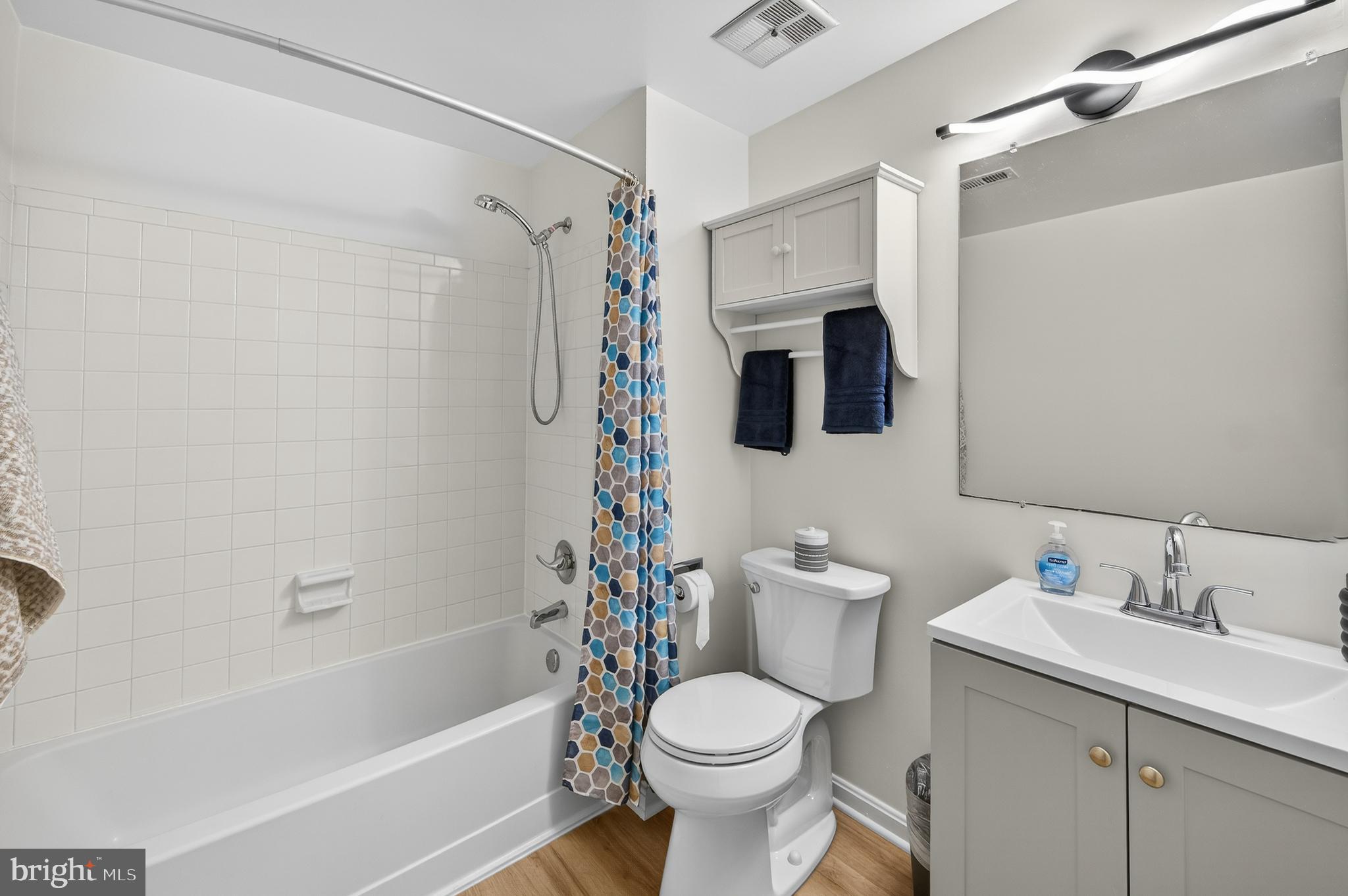 RESTON - Residential