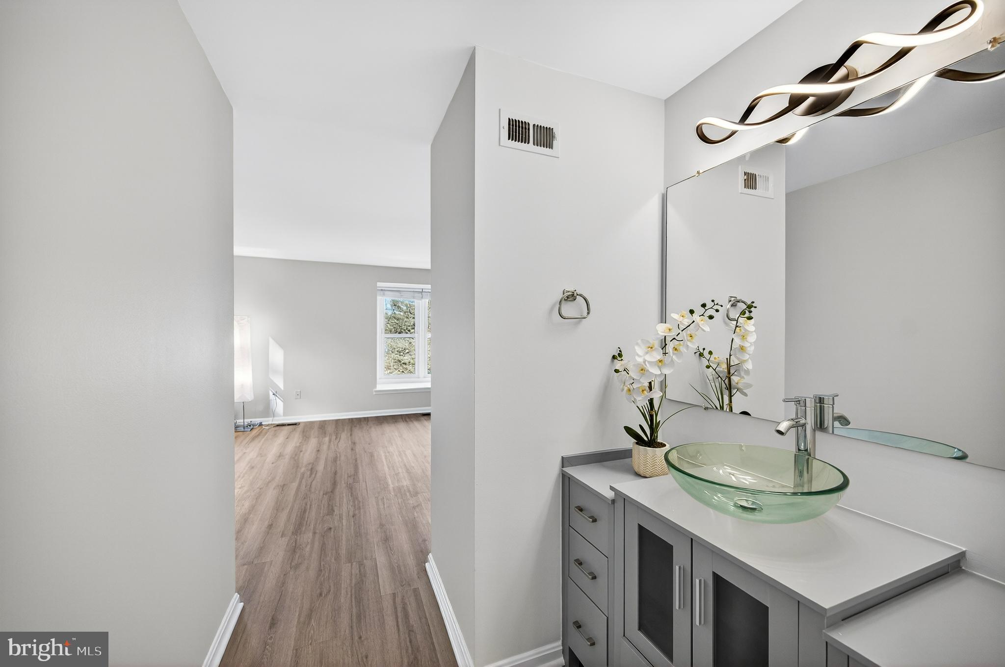 RESTON - Residential