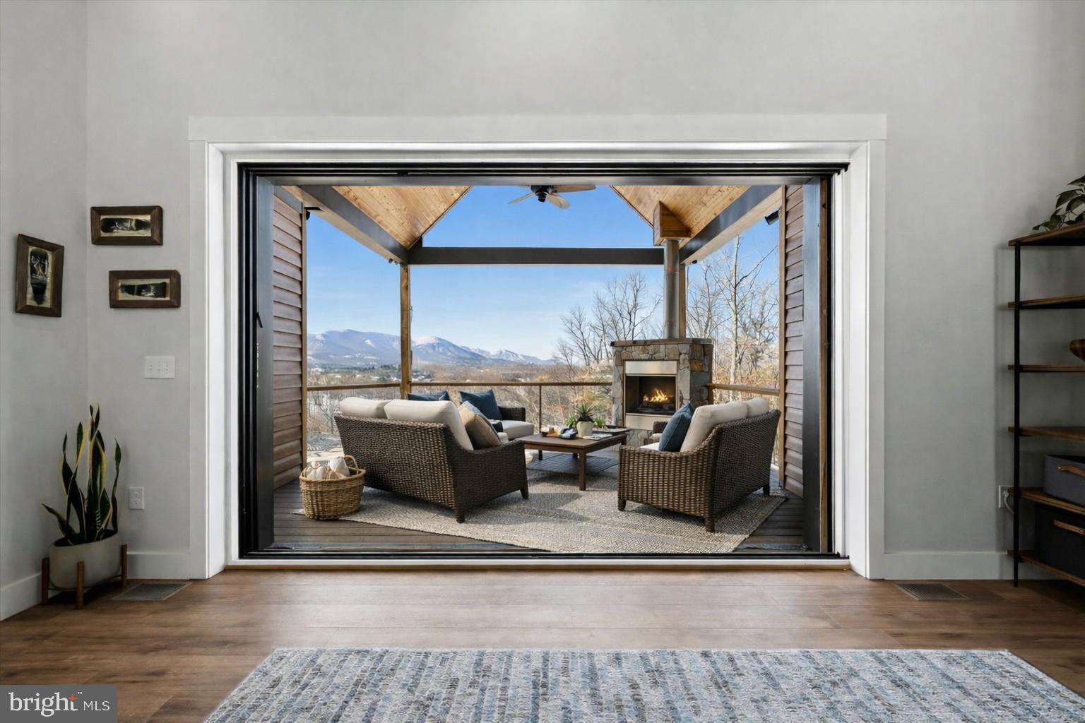 ESTATES AT LAKE JOHN - Residential