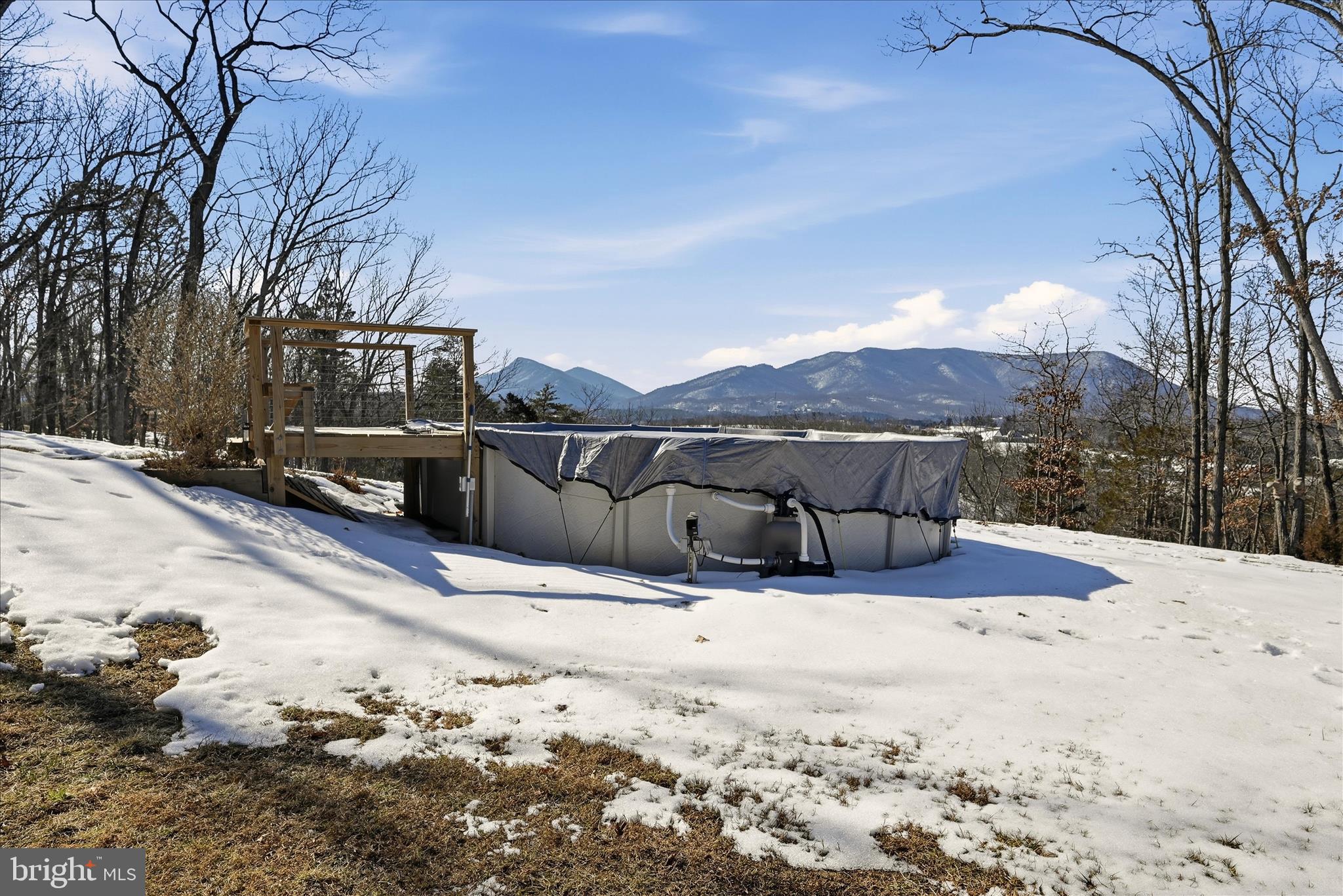 ESTATES AT LAKE JOHN - Residential