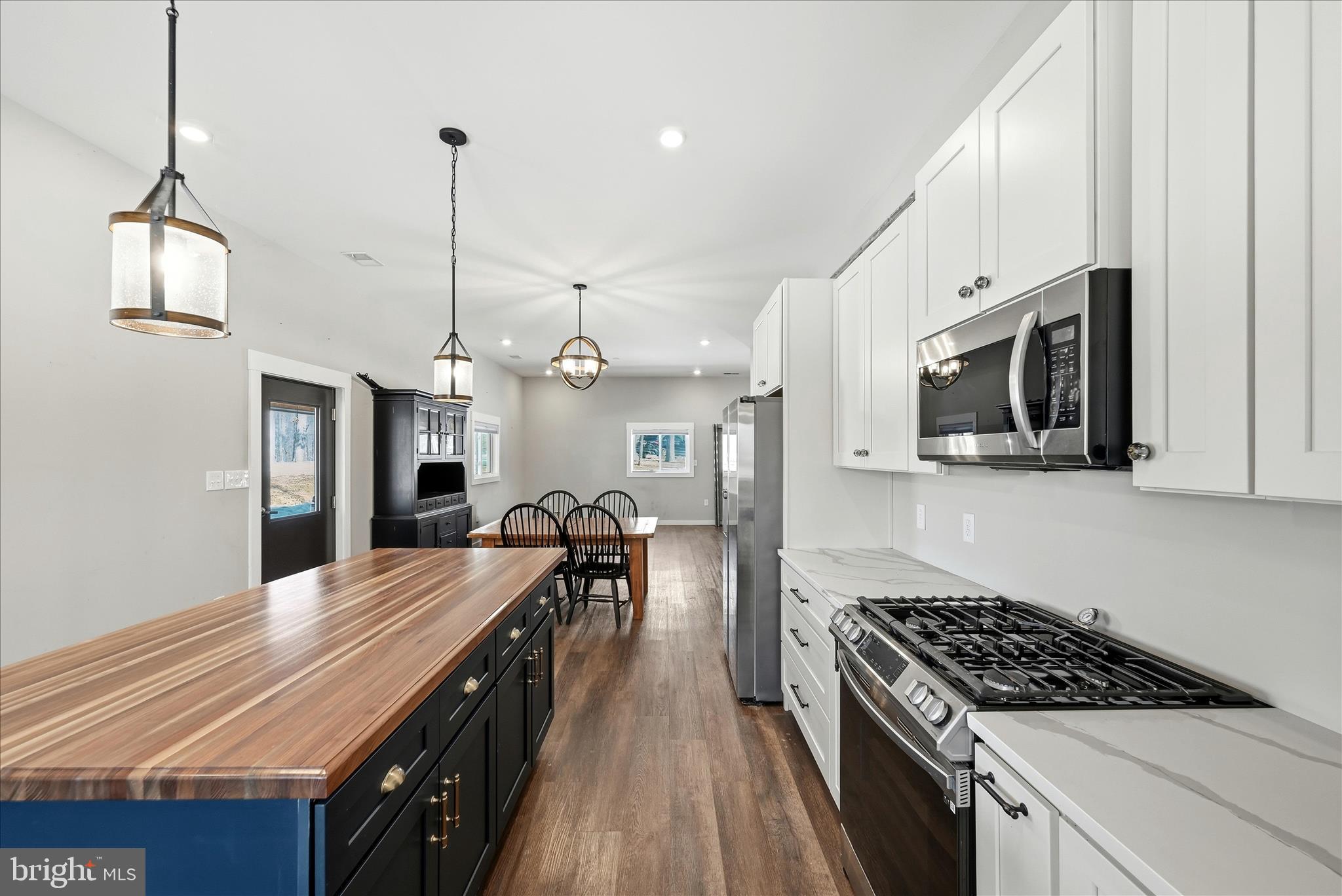 ESTATES AT LAKE JOHN - Residential