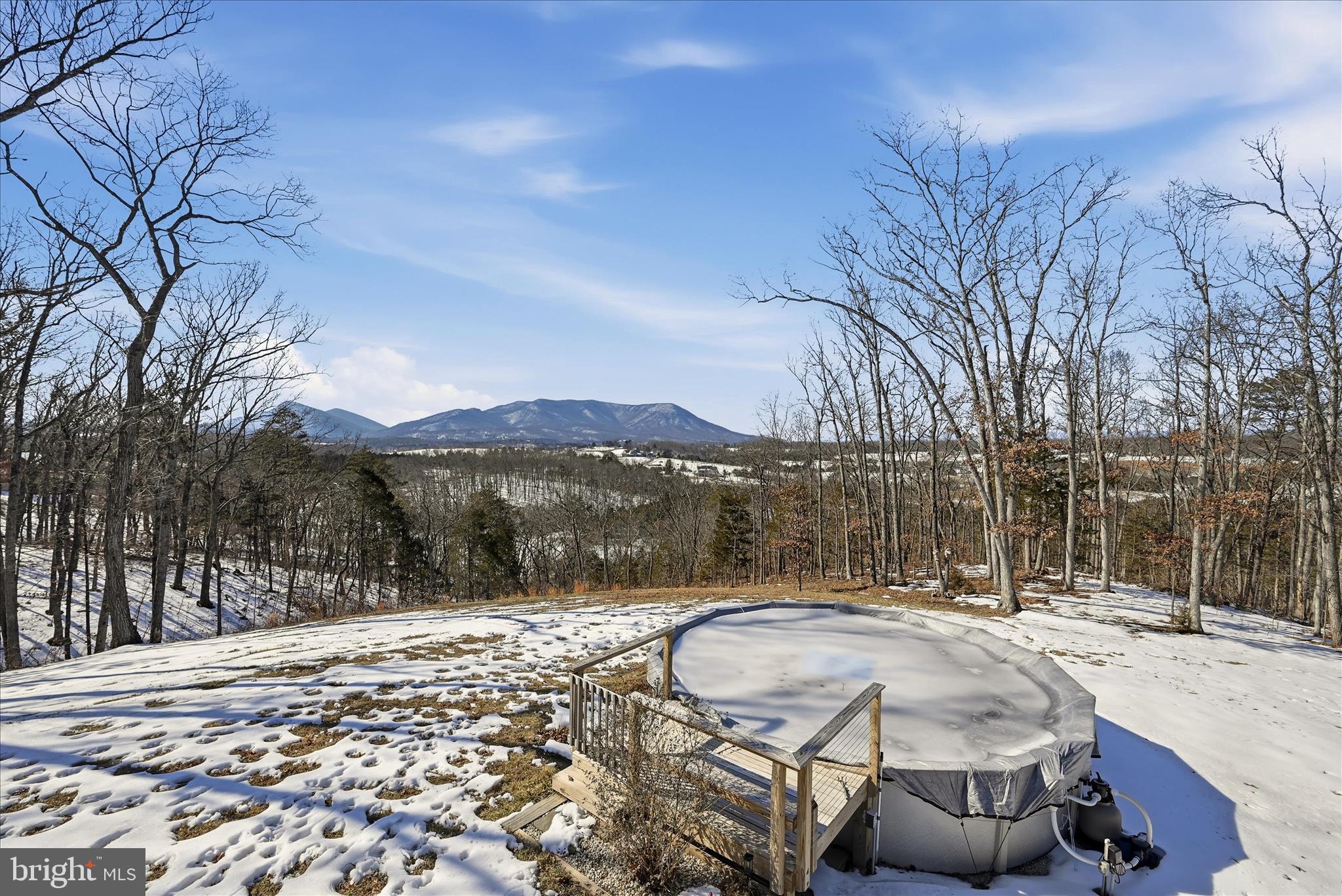 ESTATES AT LAKE JOHN - Residential