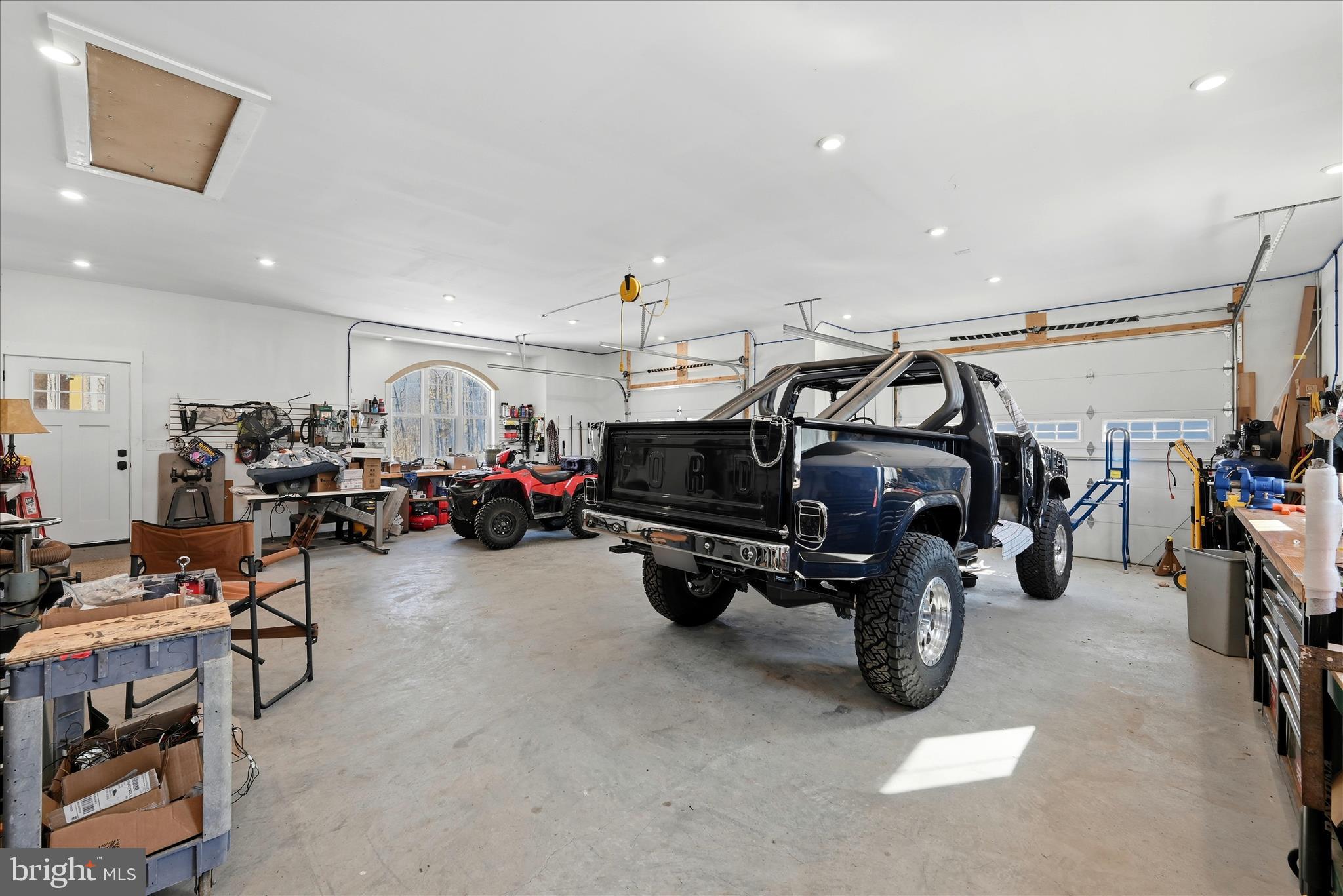 ESTATES AT LAKE JOHN - Residential