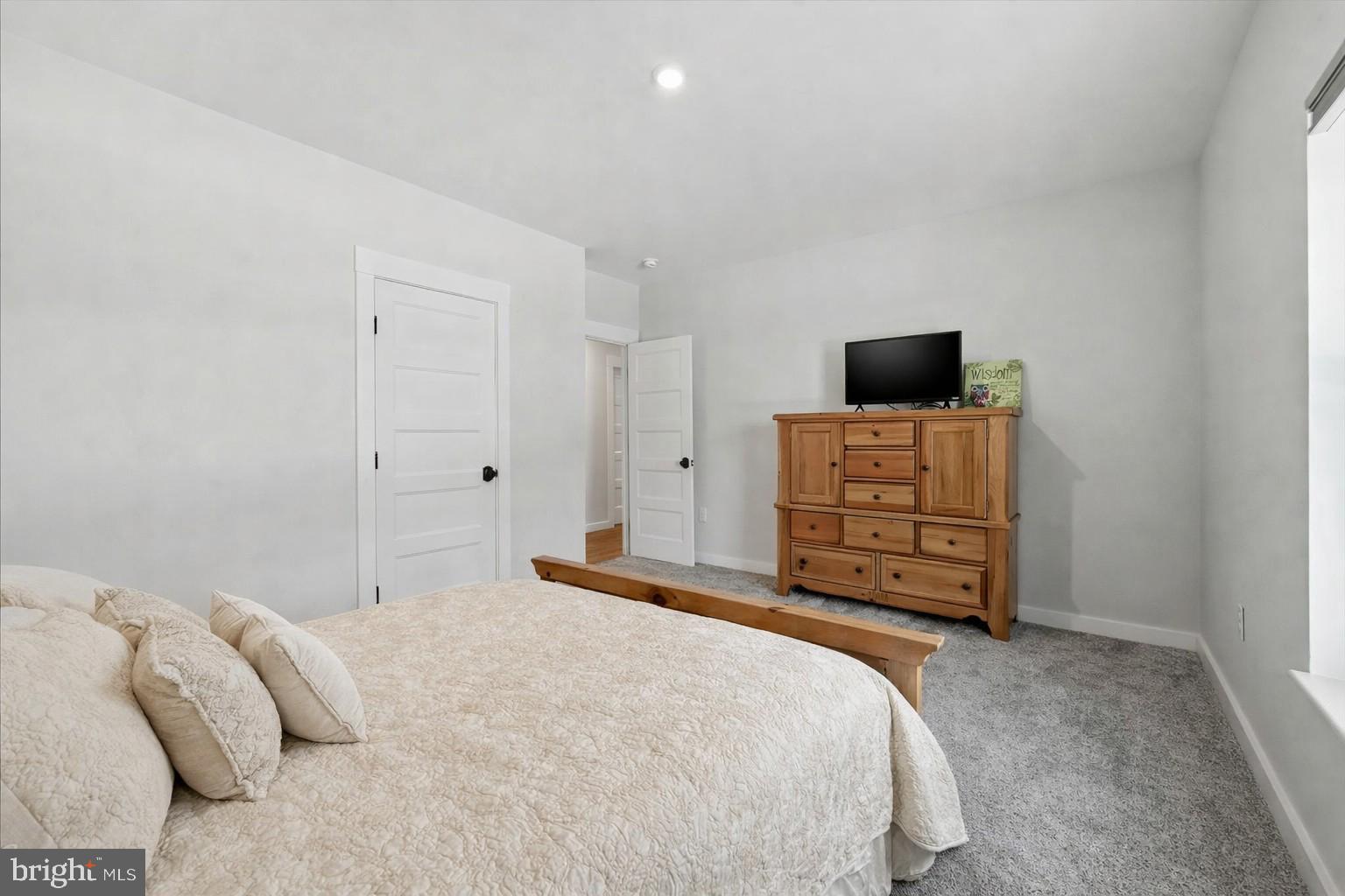 ESTATES AT LAKE JOHN - Residential