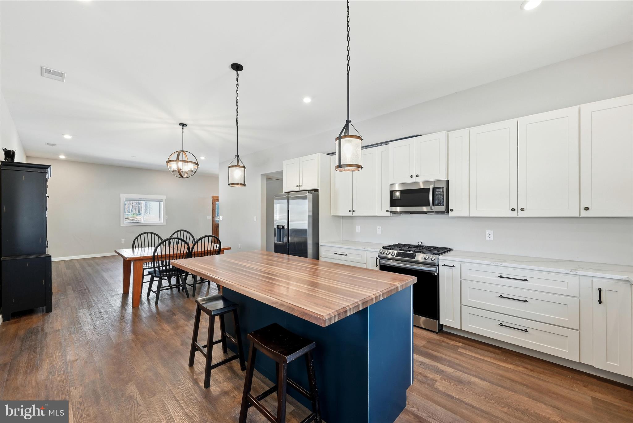 ESTATES AT LAKE JOHN - Residential