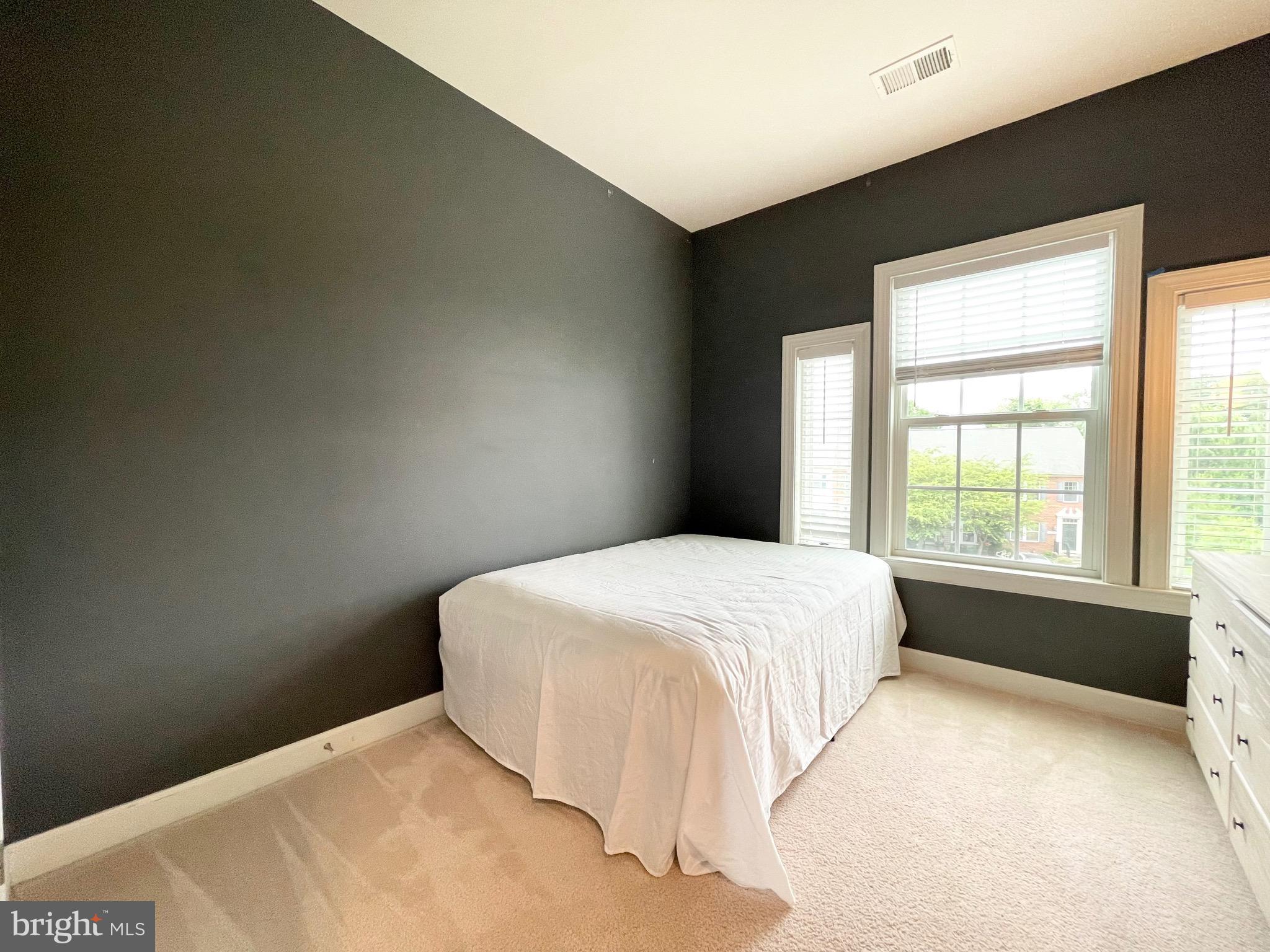 VILLAGES OF URBANA - Residential Lease