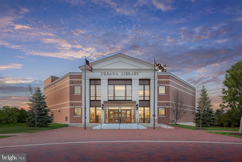 VILLAGES OF URBANA - Residential Lease