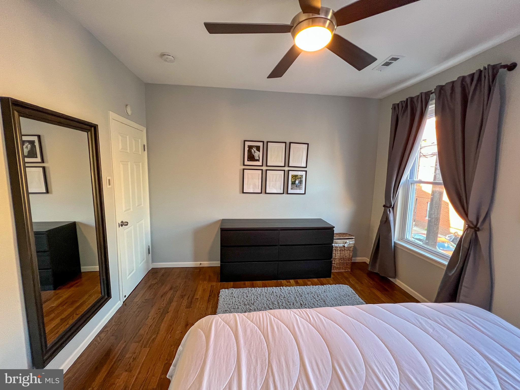 HAWTHORNE - Residential Lease