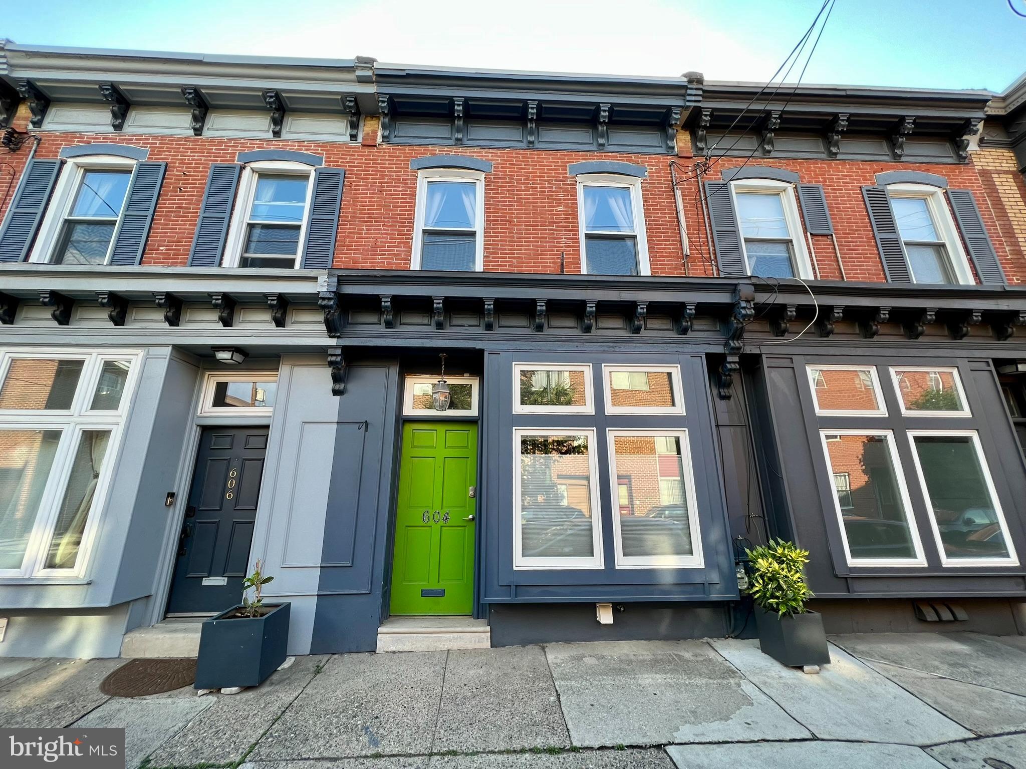 HAWTHORNE - Residential Lease