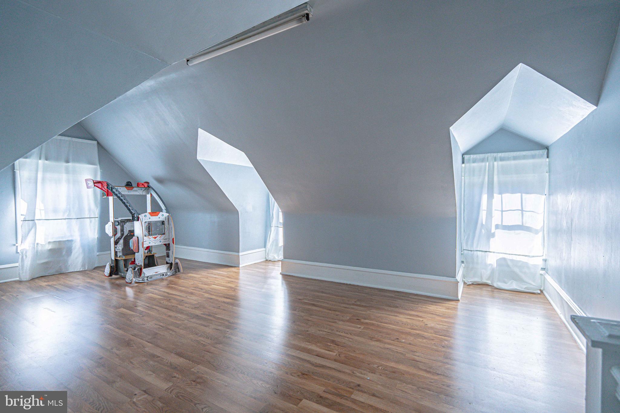 EAST END - Residential