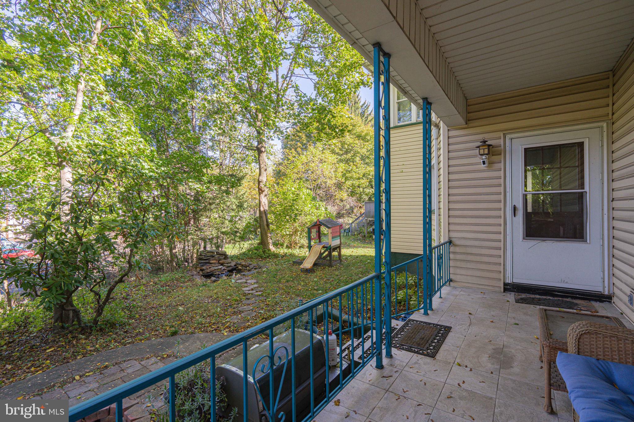 EAST END - Residential