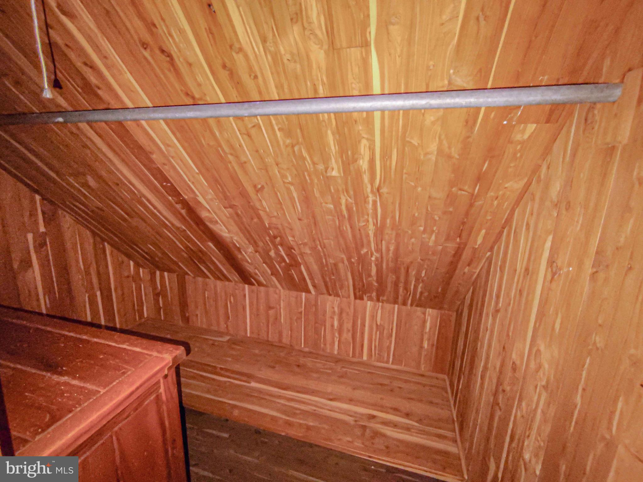 EAST END - Residential