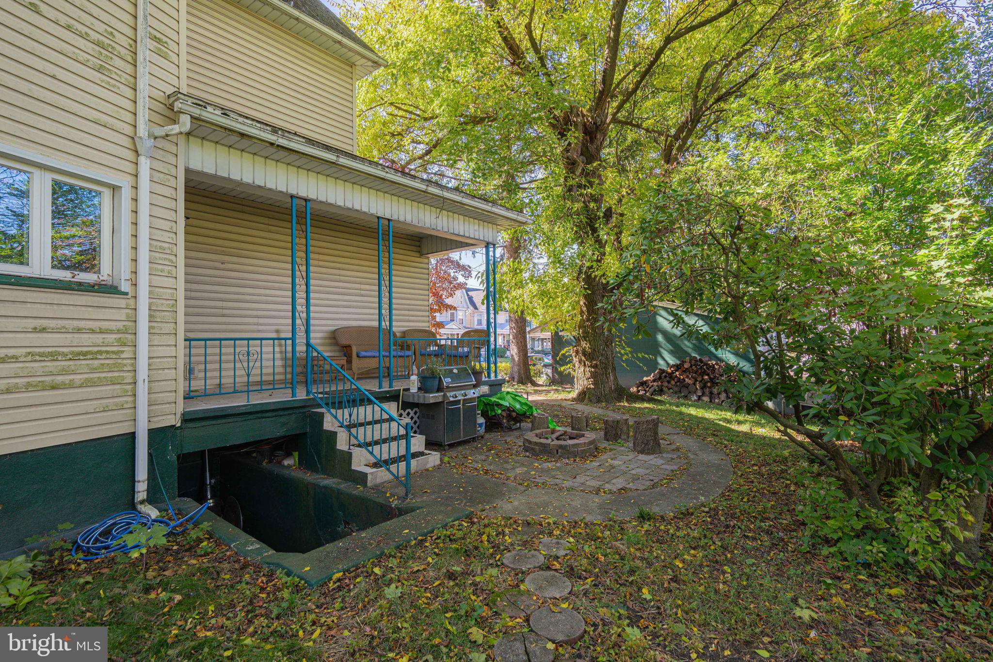 EAST END - Residential