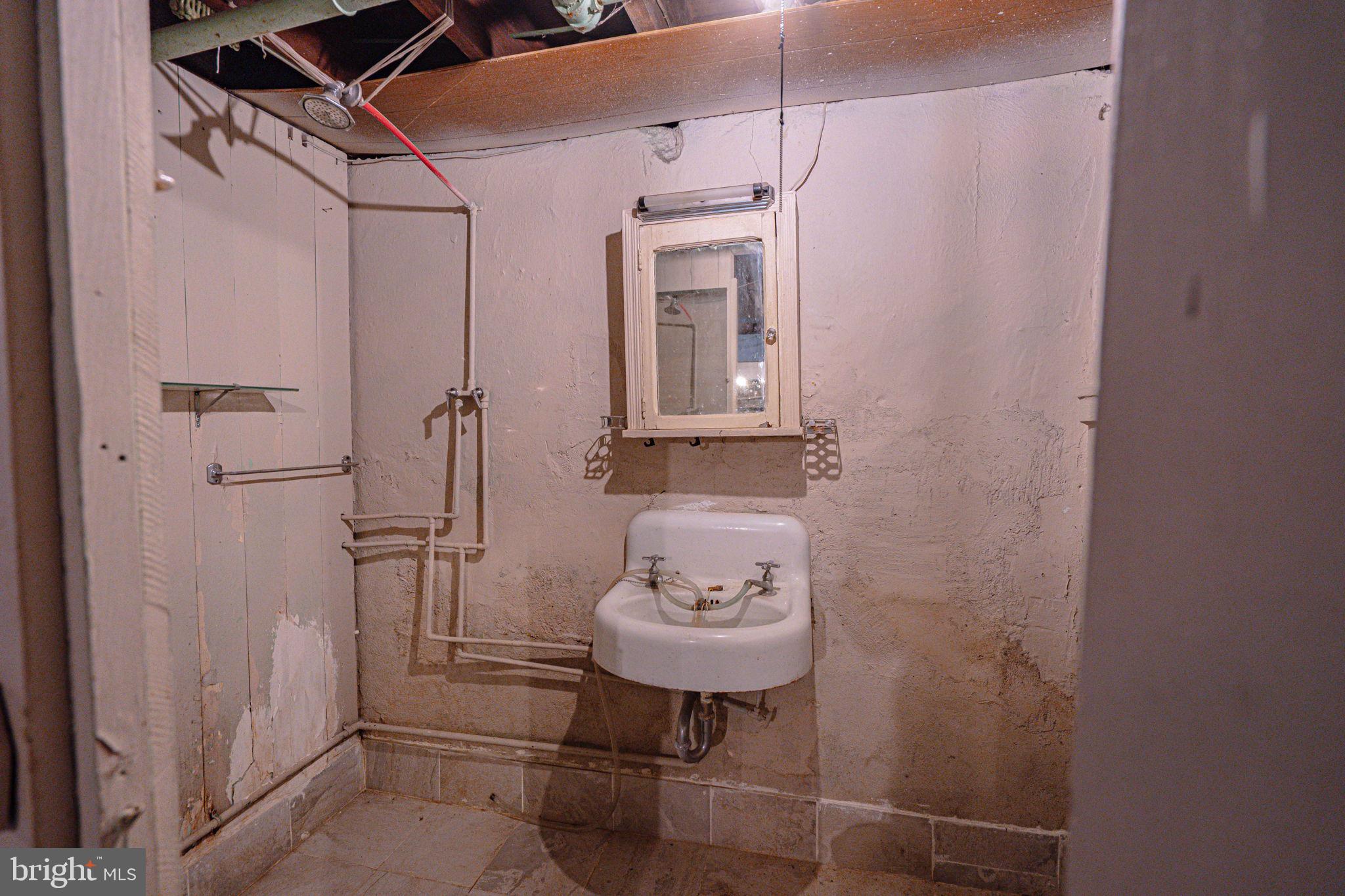 EAST END - Residential