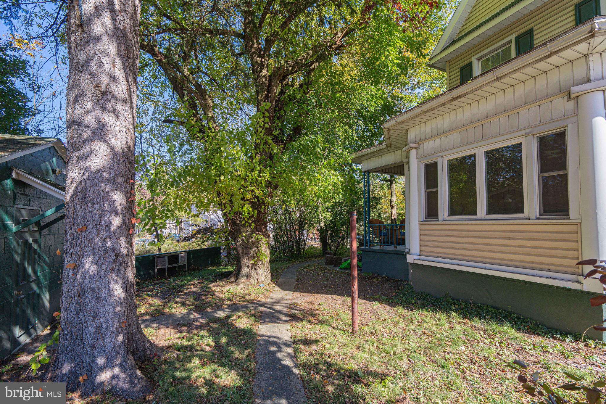 EAST END - Residential