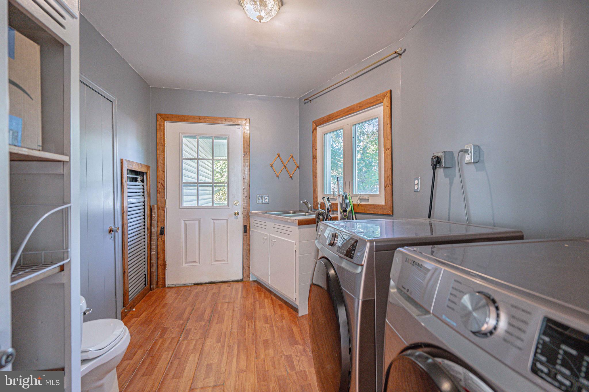 EAST END - Residential