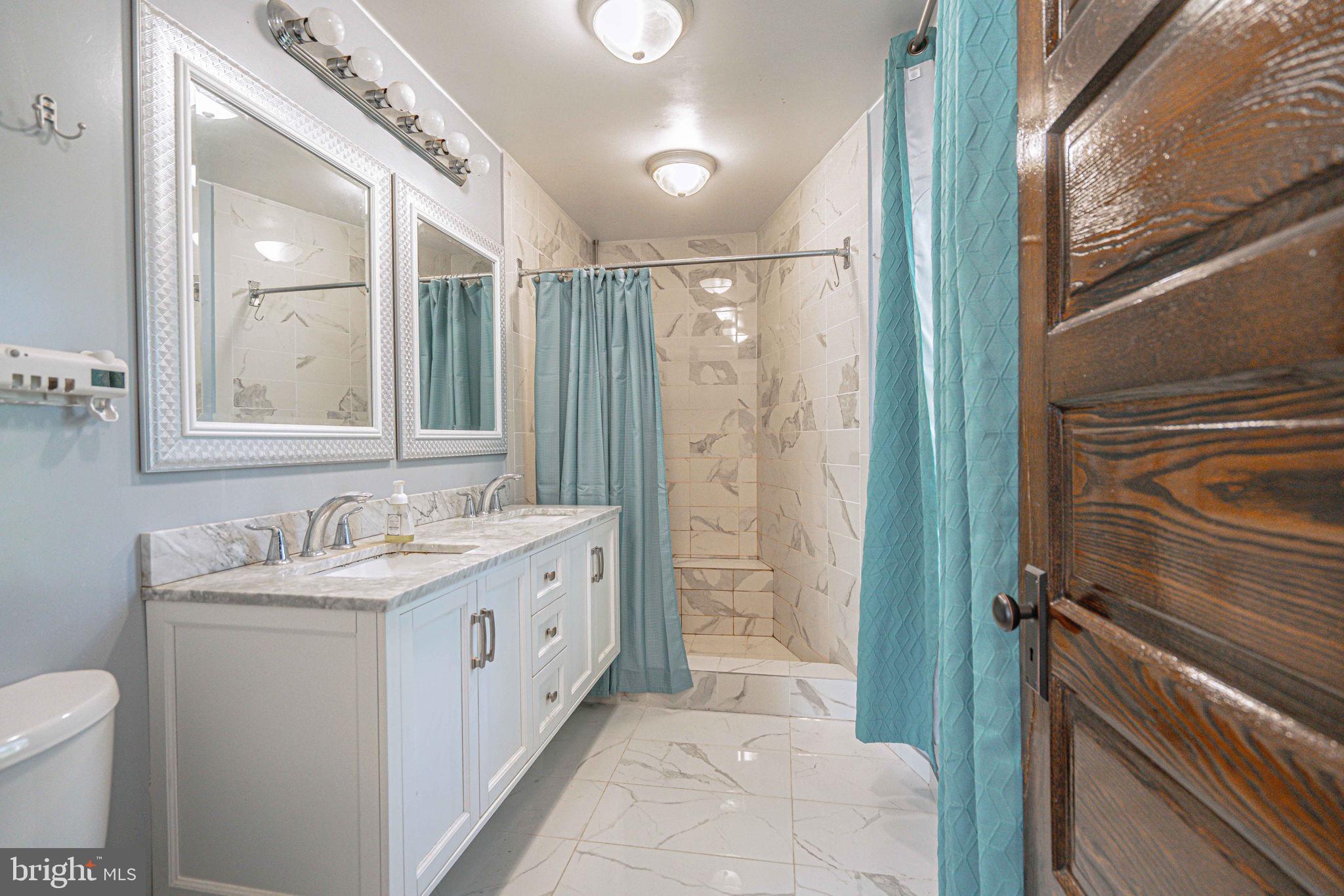 EAST END - Residential