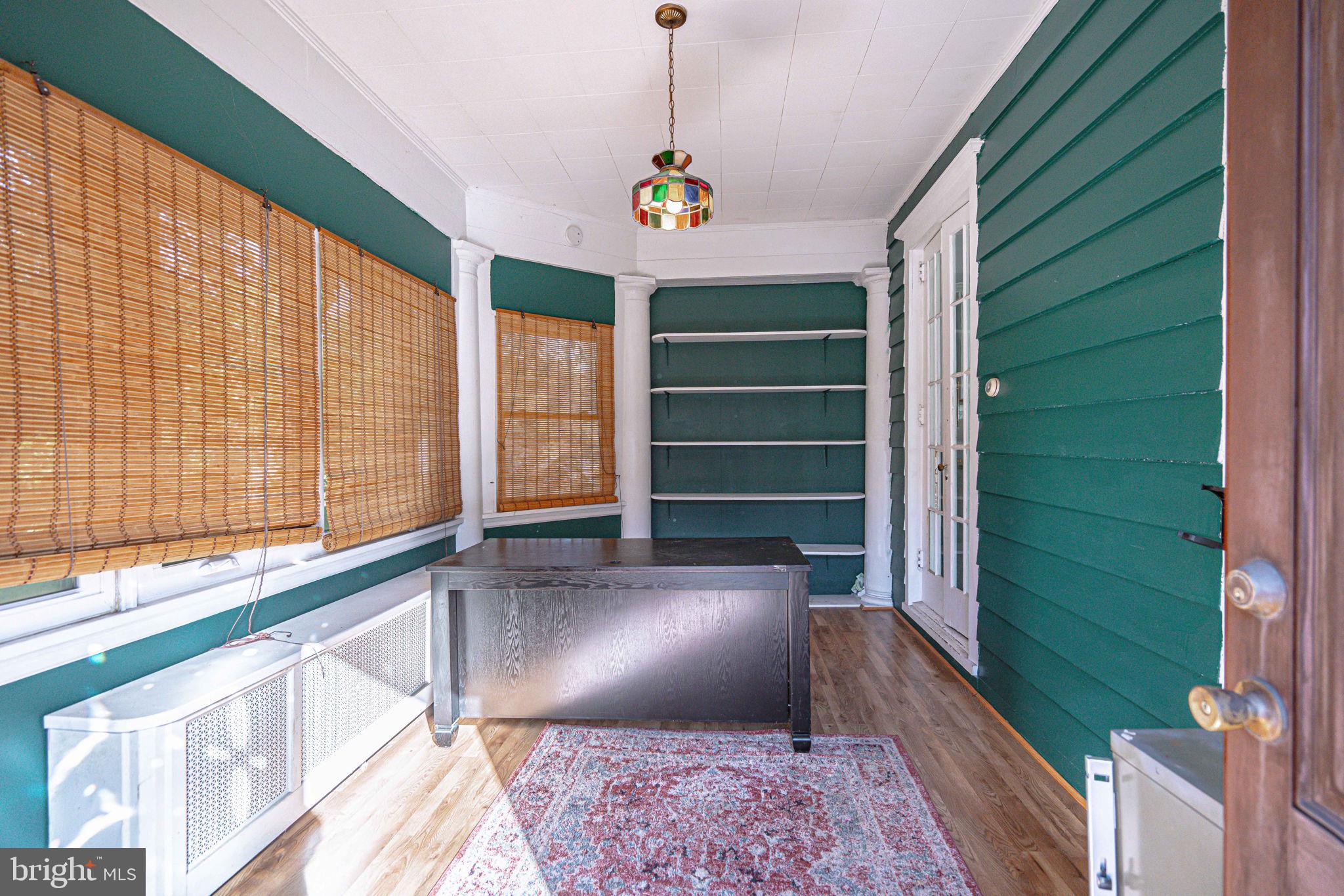 EAST END - Residential