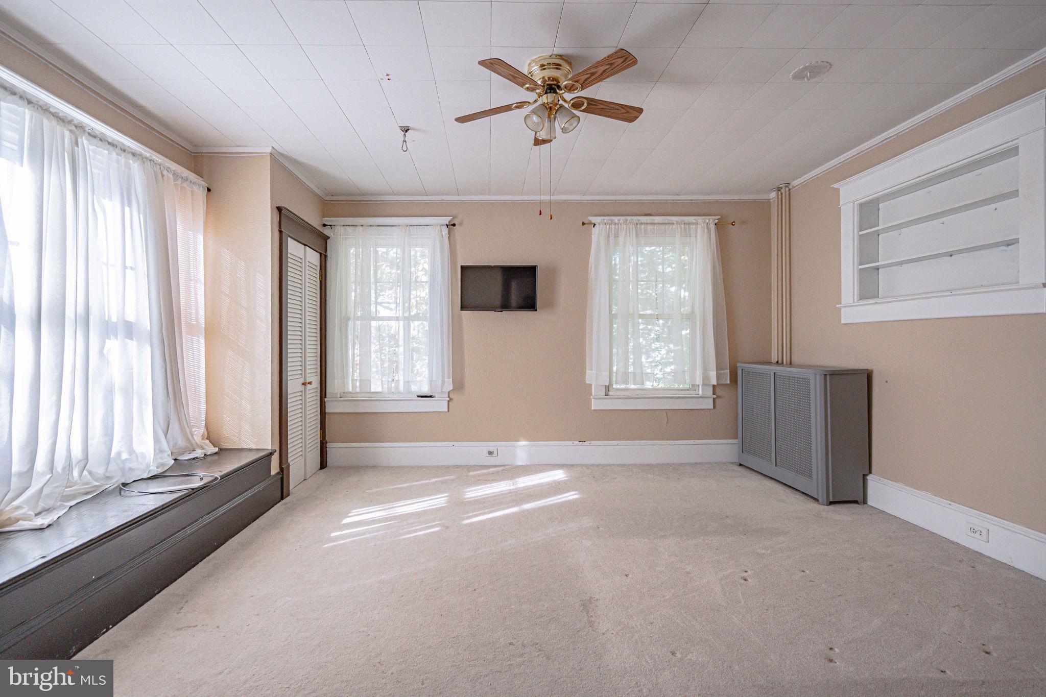 EAST END - Residential