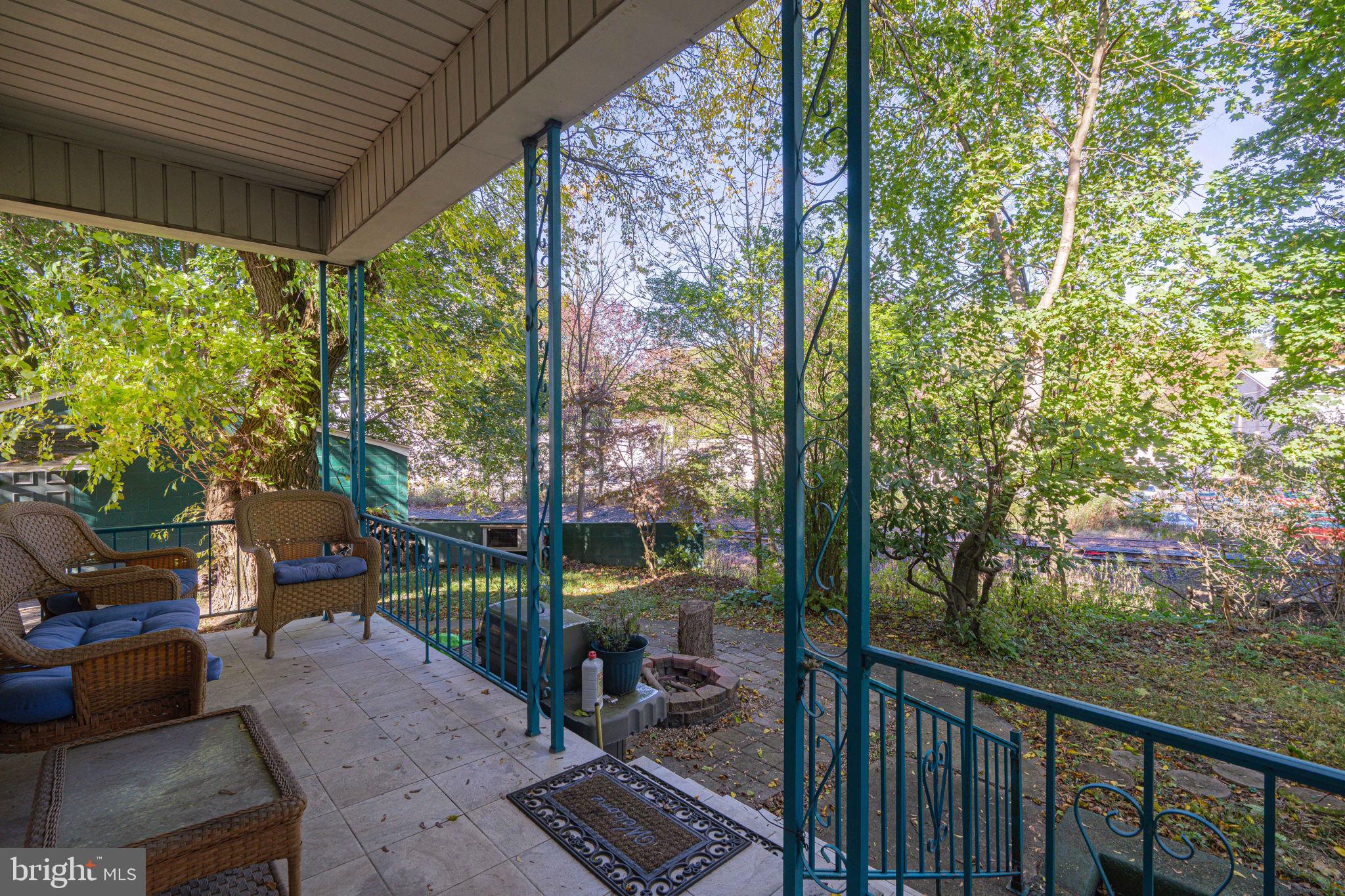 EAST END - Residential