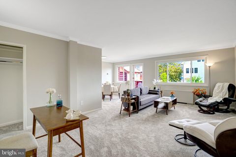 Photo of 1830 Columbia Pike #107, ARLINGTON, VA 22204 (MLS # VAAR2068202)