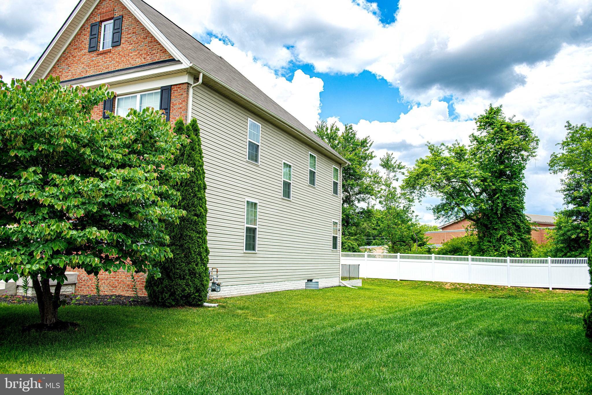 VINCENT FARM - Residential Lease