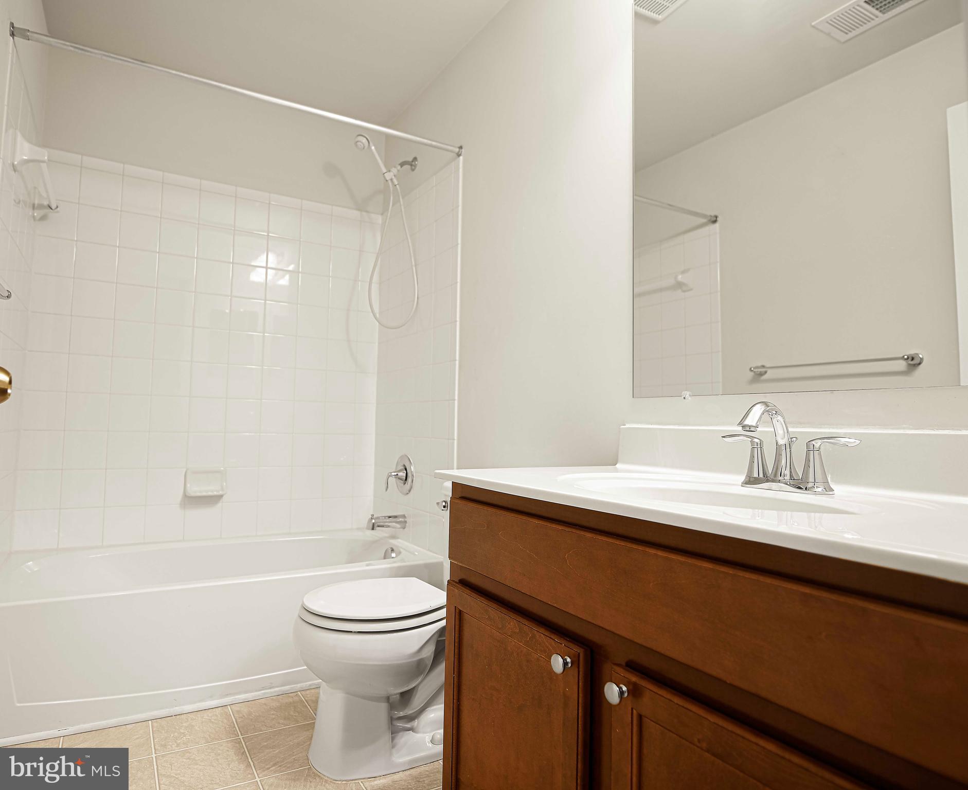 VINCENT FARM - Residential Lease