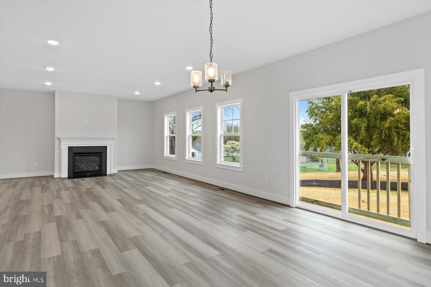 CRESTVIEW ESTATE - Residential