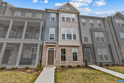 Townhouse For Sale - 11904 Shire Walk Trail Trl<br/> Henrico County, HENRICO, VA 23233