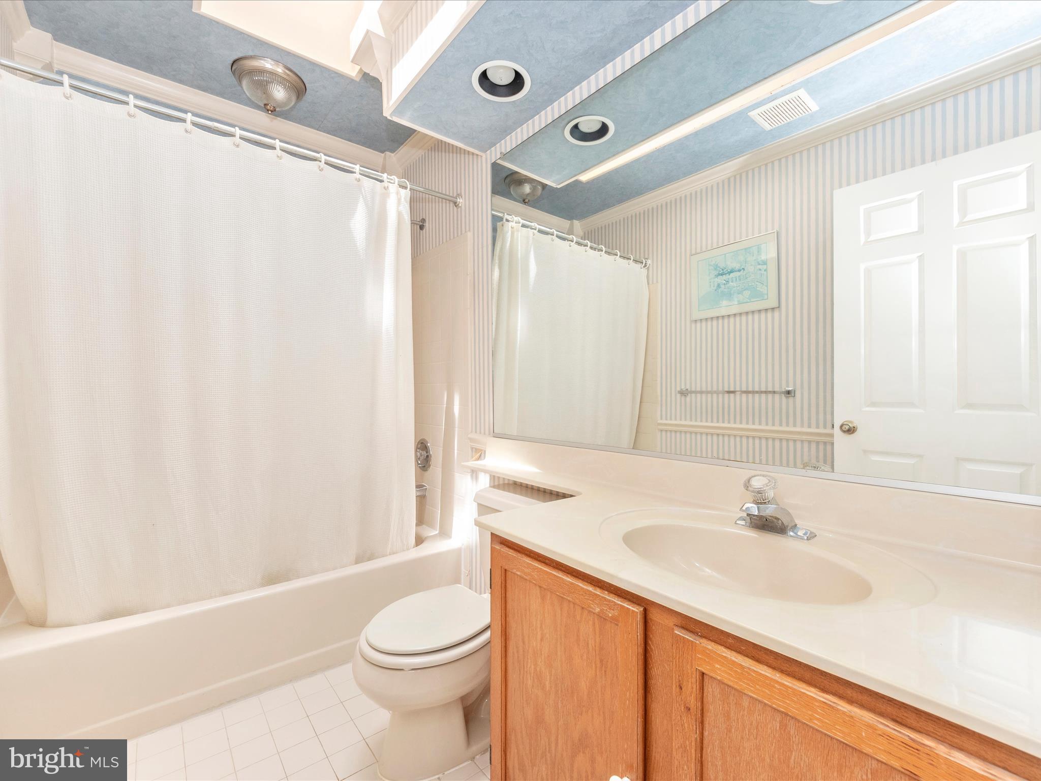 TALL OAKS CROSSING - Residential