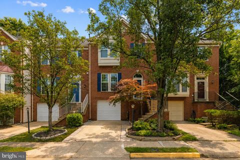 Photo of 20340 Briarcliff Terrace, STERLING, VA 20165 (MLS # VALO2130154)