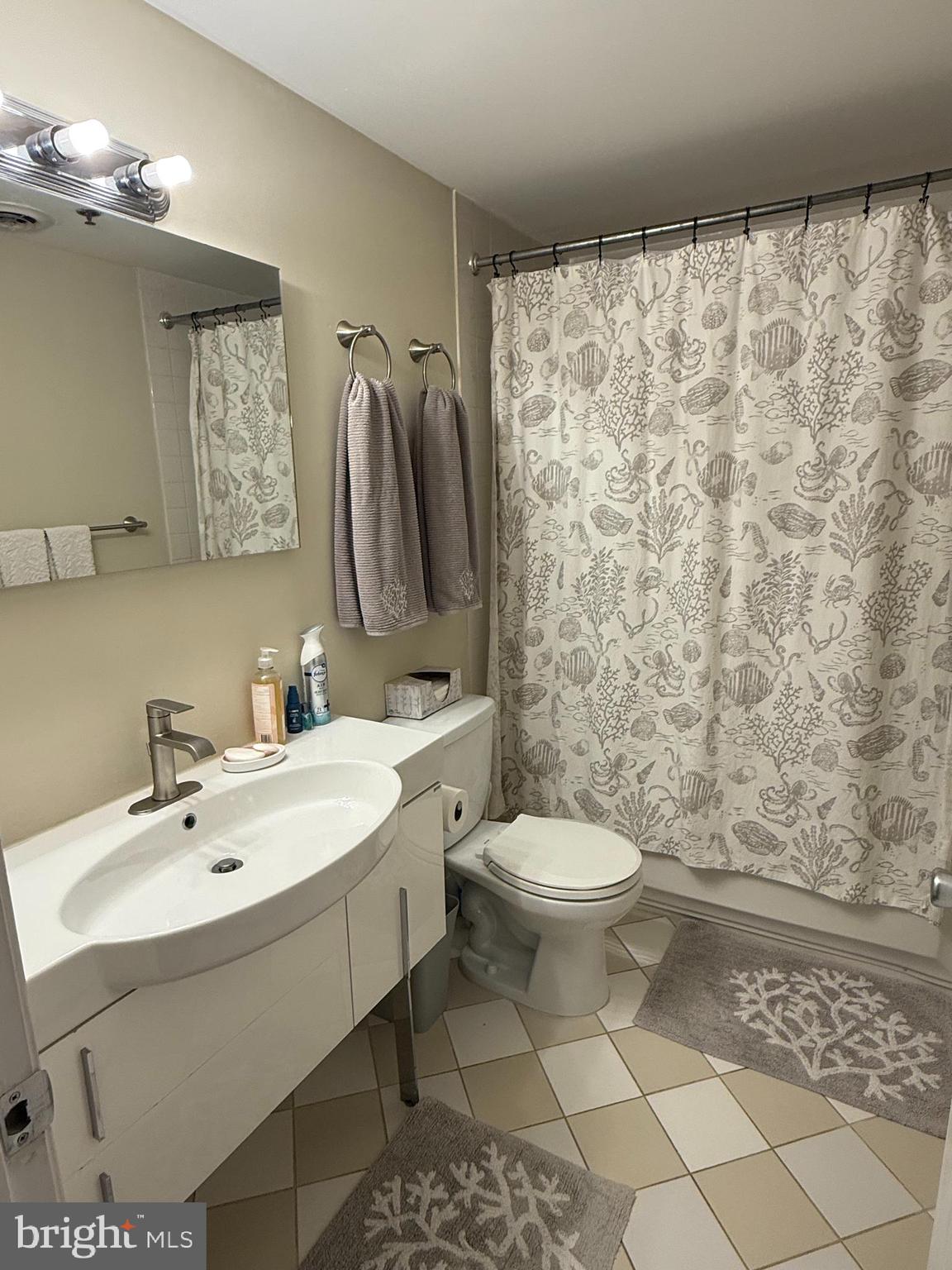 1010 ARCH STREET 304