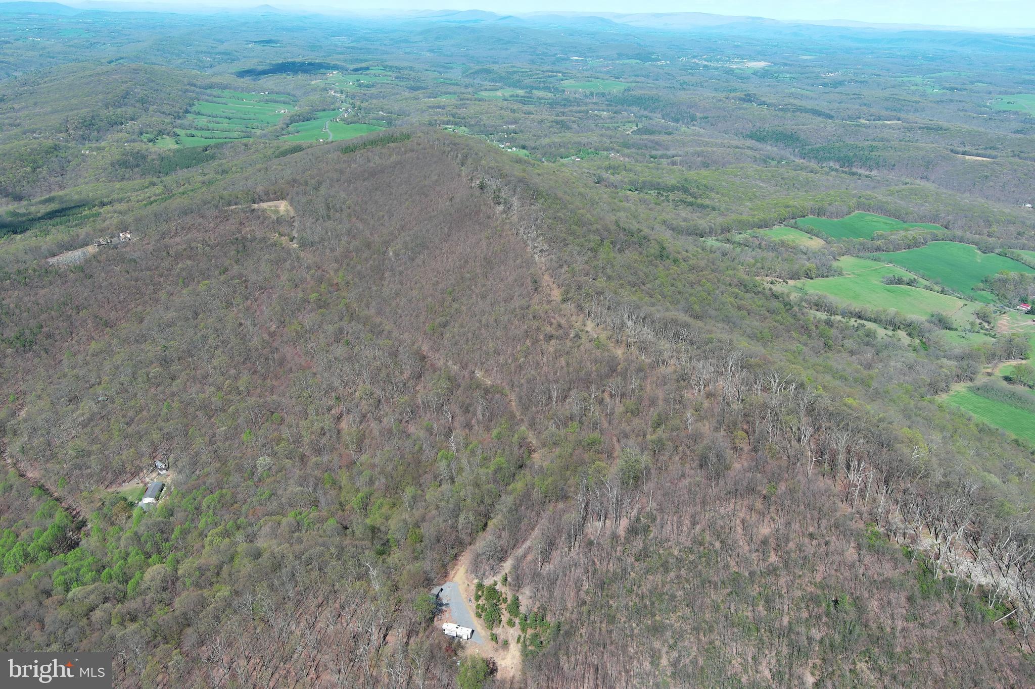 STONY MOUNTAIN LODGE - Land