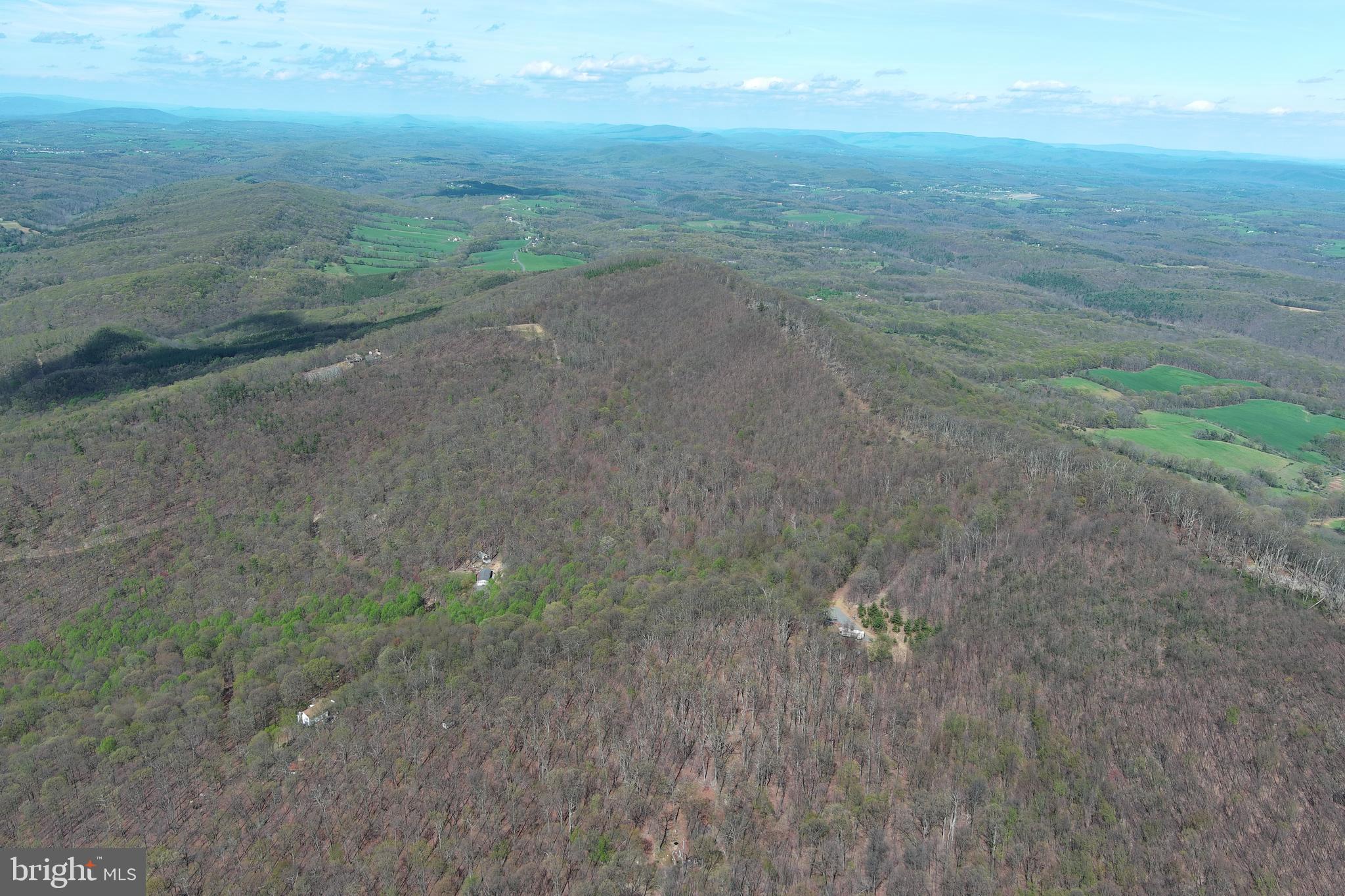 STONY MOUNTAIN LODGE - Land