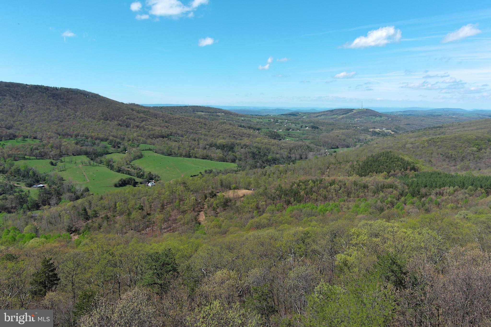 STONY MOUNTAIN LODGE - Land