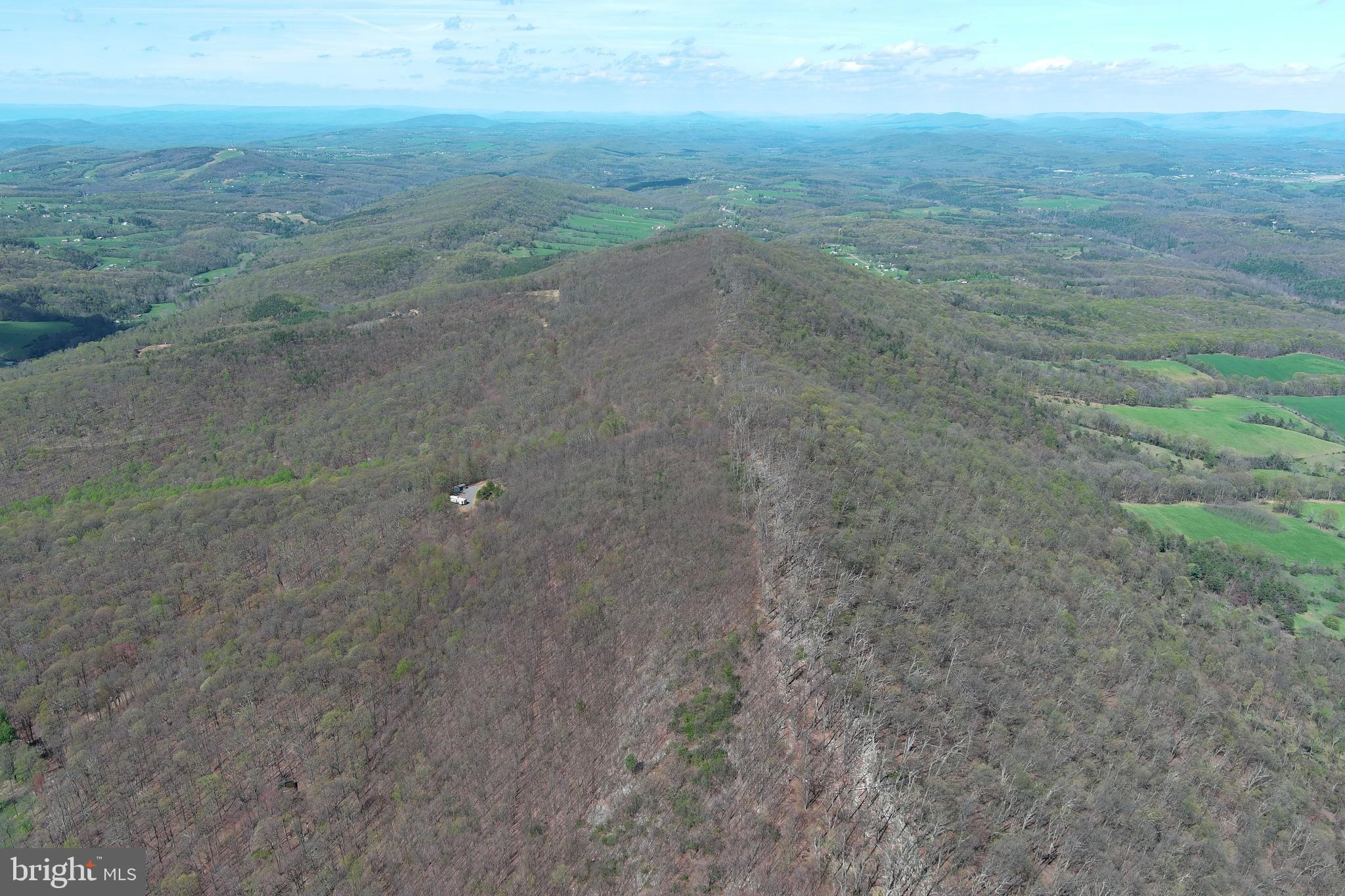 STONY MOUNTAIN LODGE - Land