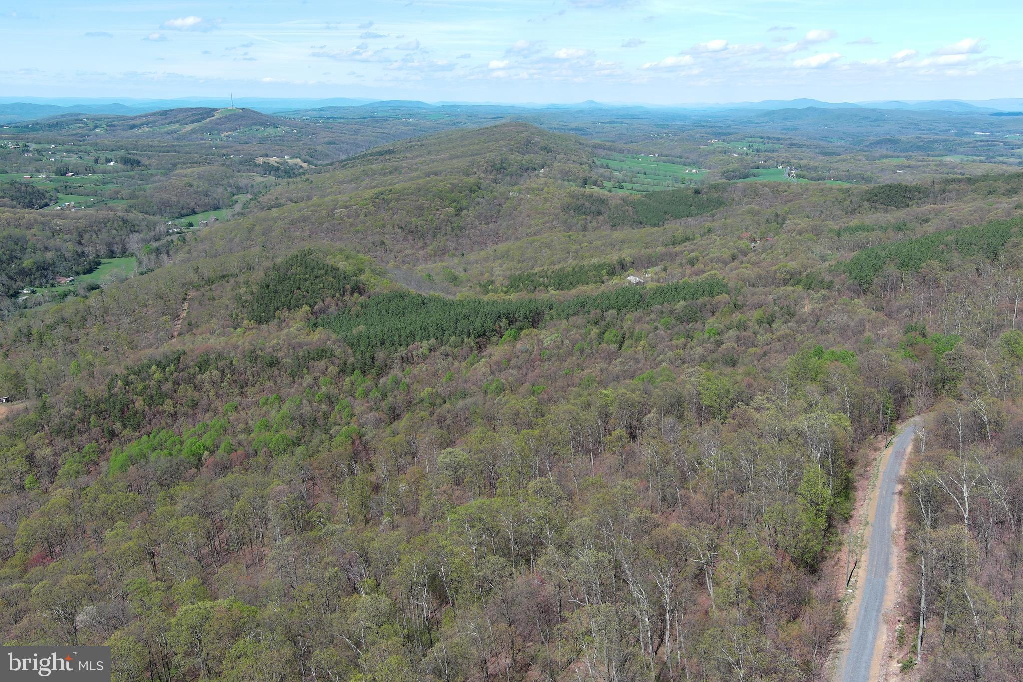 STONY MOUNTAIN LODGE - Land