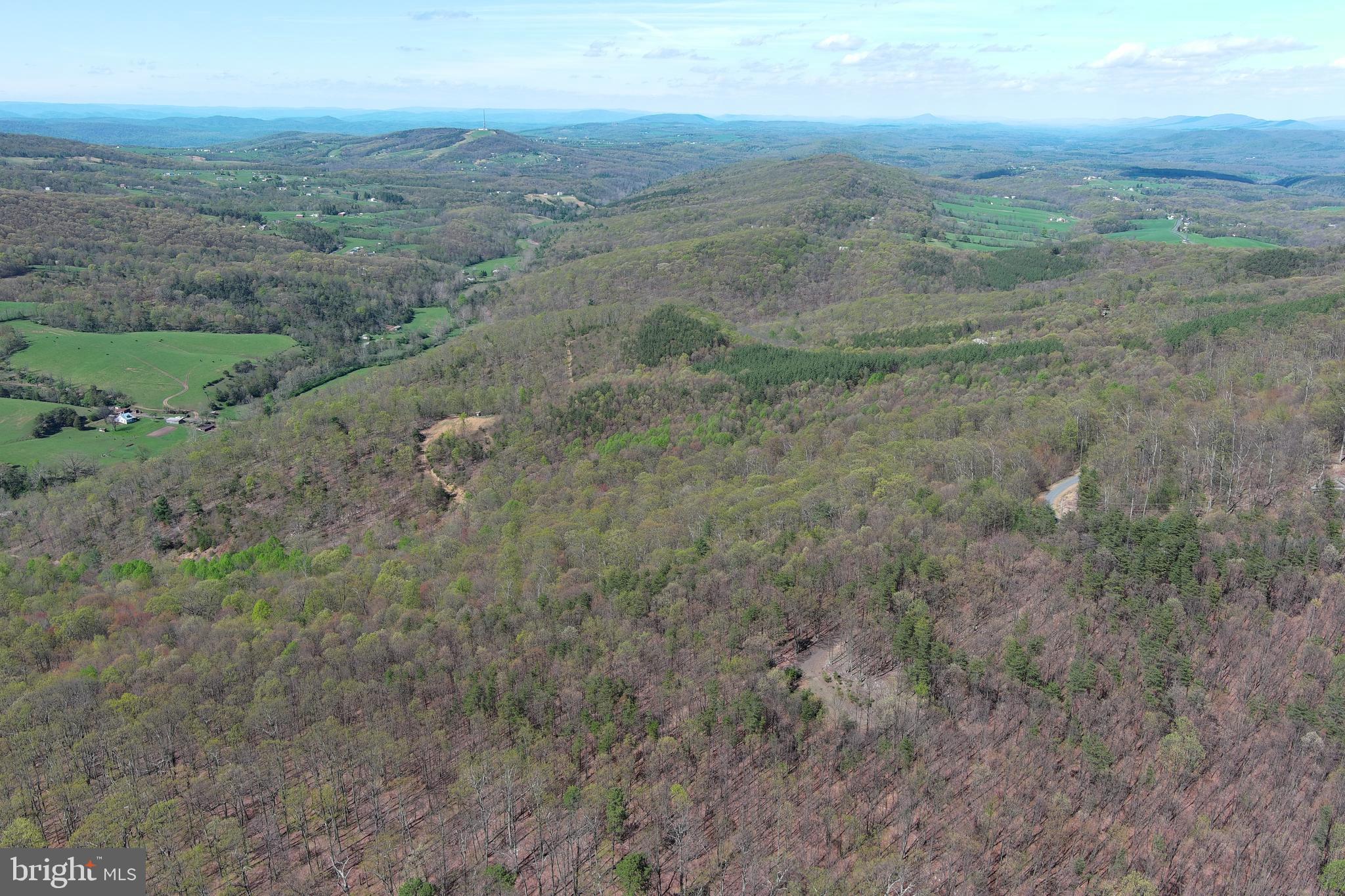 STONY MOUNTAIN LODGE - Land
