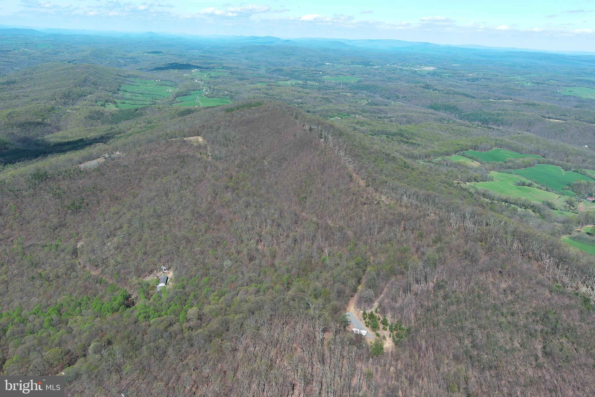 STONY MOUNTAIN LODGE - Land