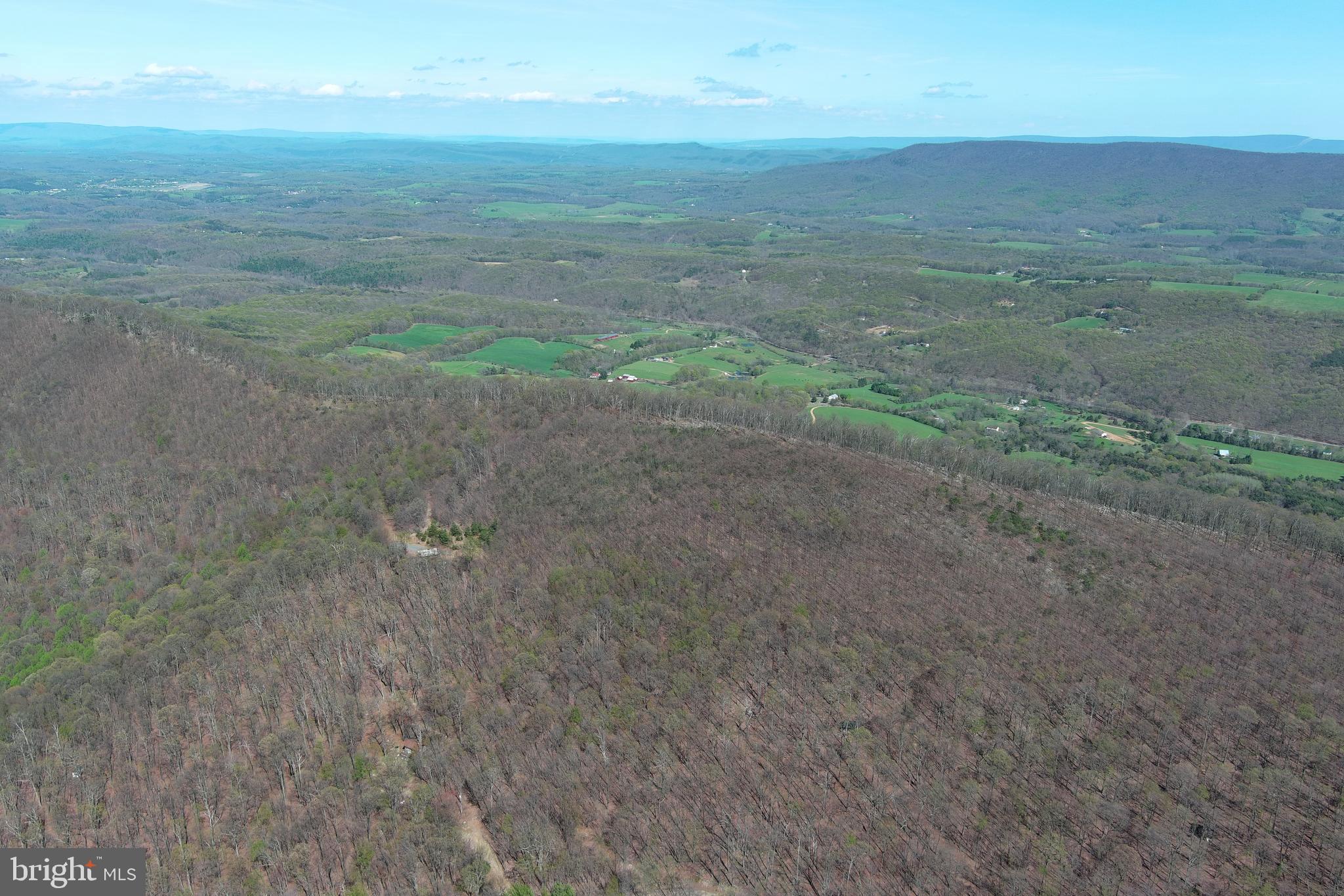 STONY MOUNTAIN LODGE - Land