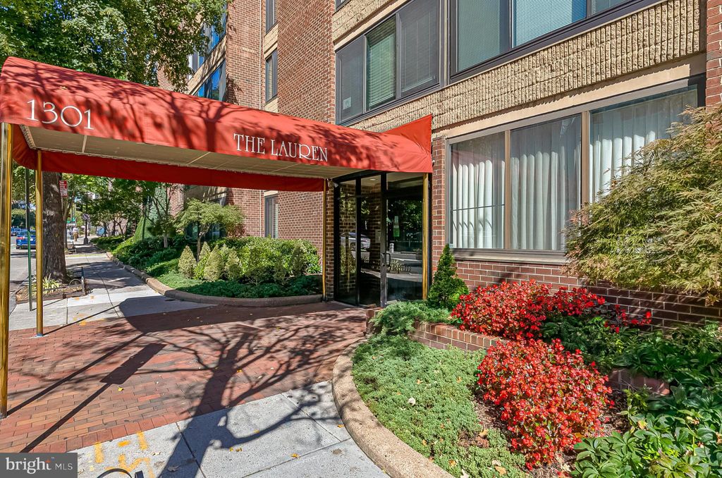 Photo of 1301 20th Street NW #901, WASHINGTON, DC 20036 (MLS # DCDC2225776)