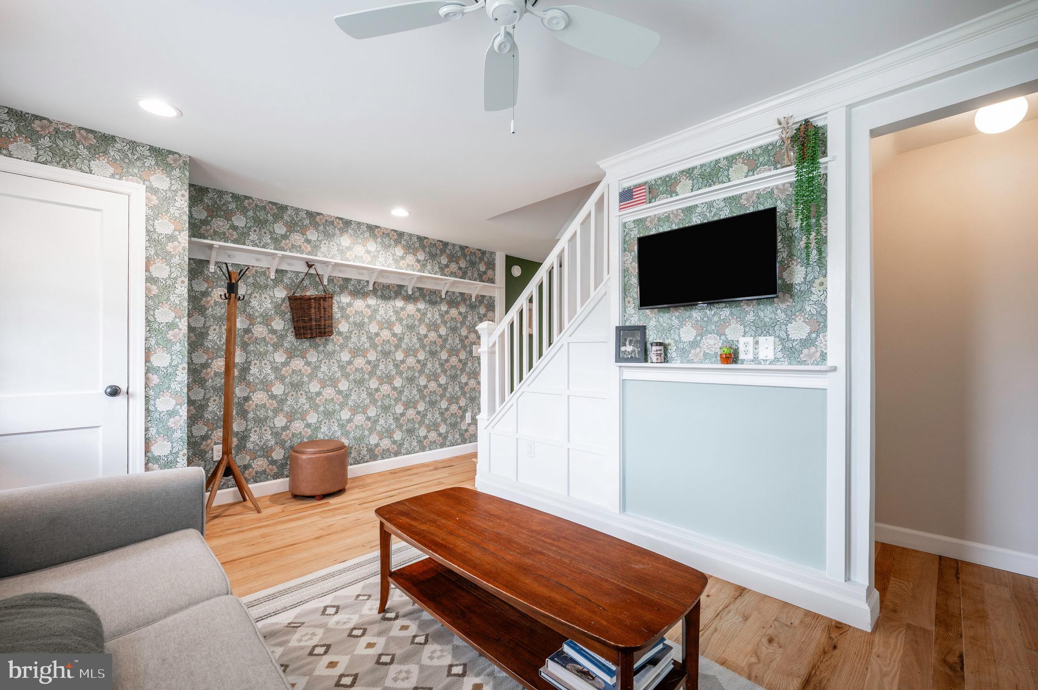 2444 S OAKLAND STREET