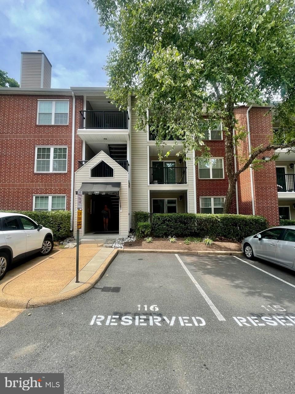 POINTE AT PARK CENTER - Residential Lease