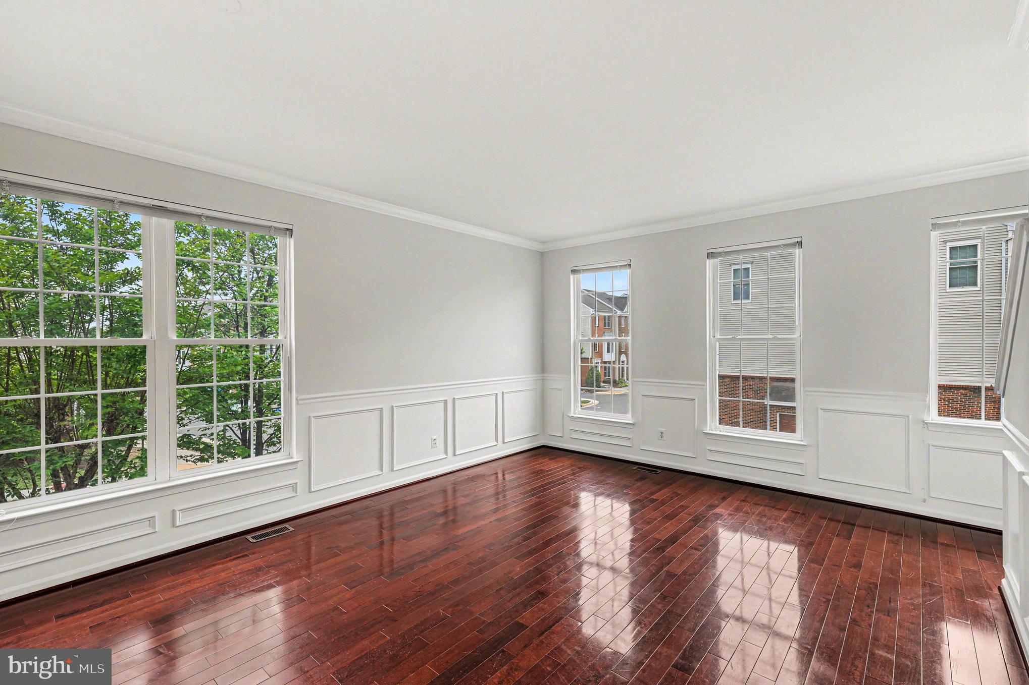 SOUTH RIDING - Residential