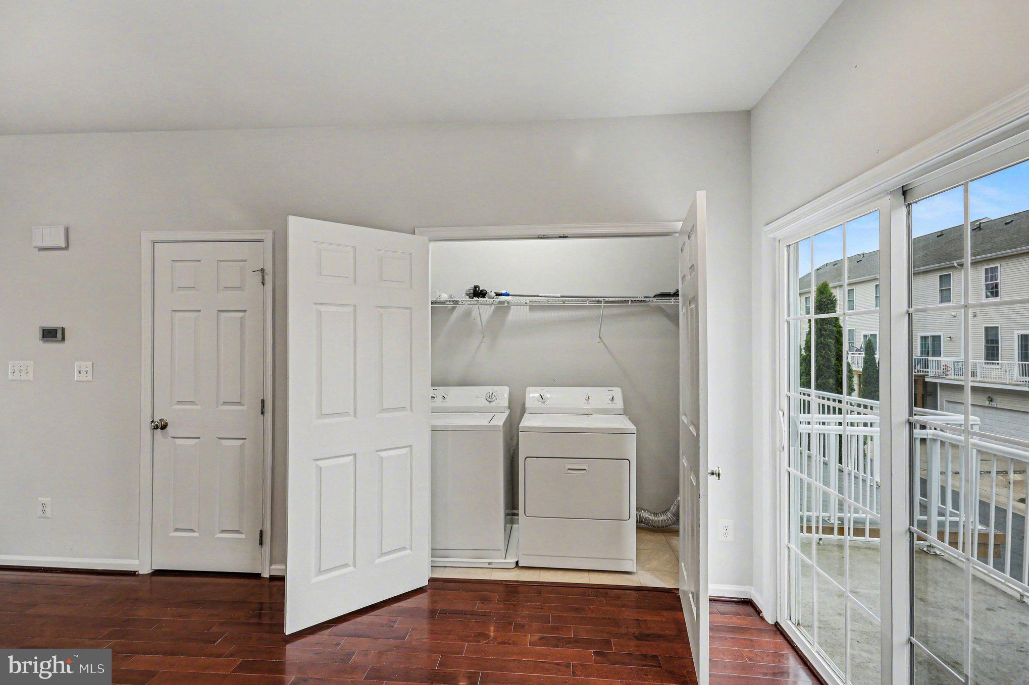 SOUTH RIDING - Residential