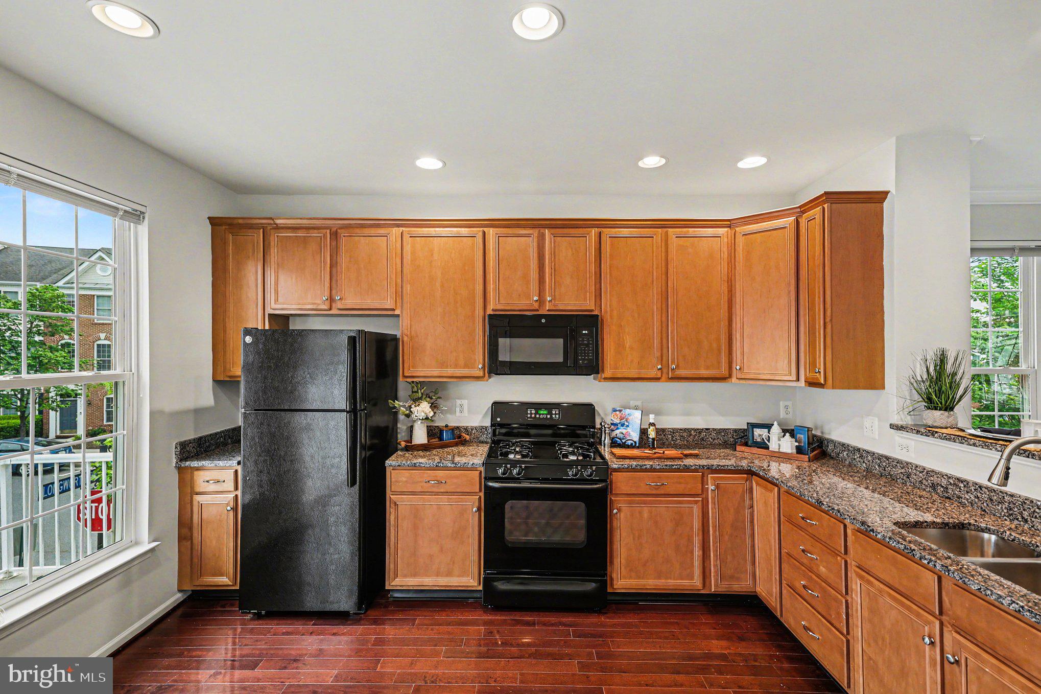SOUTH RIDING - Residential