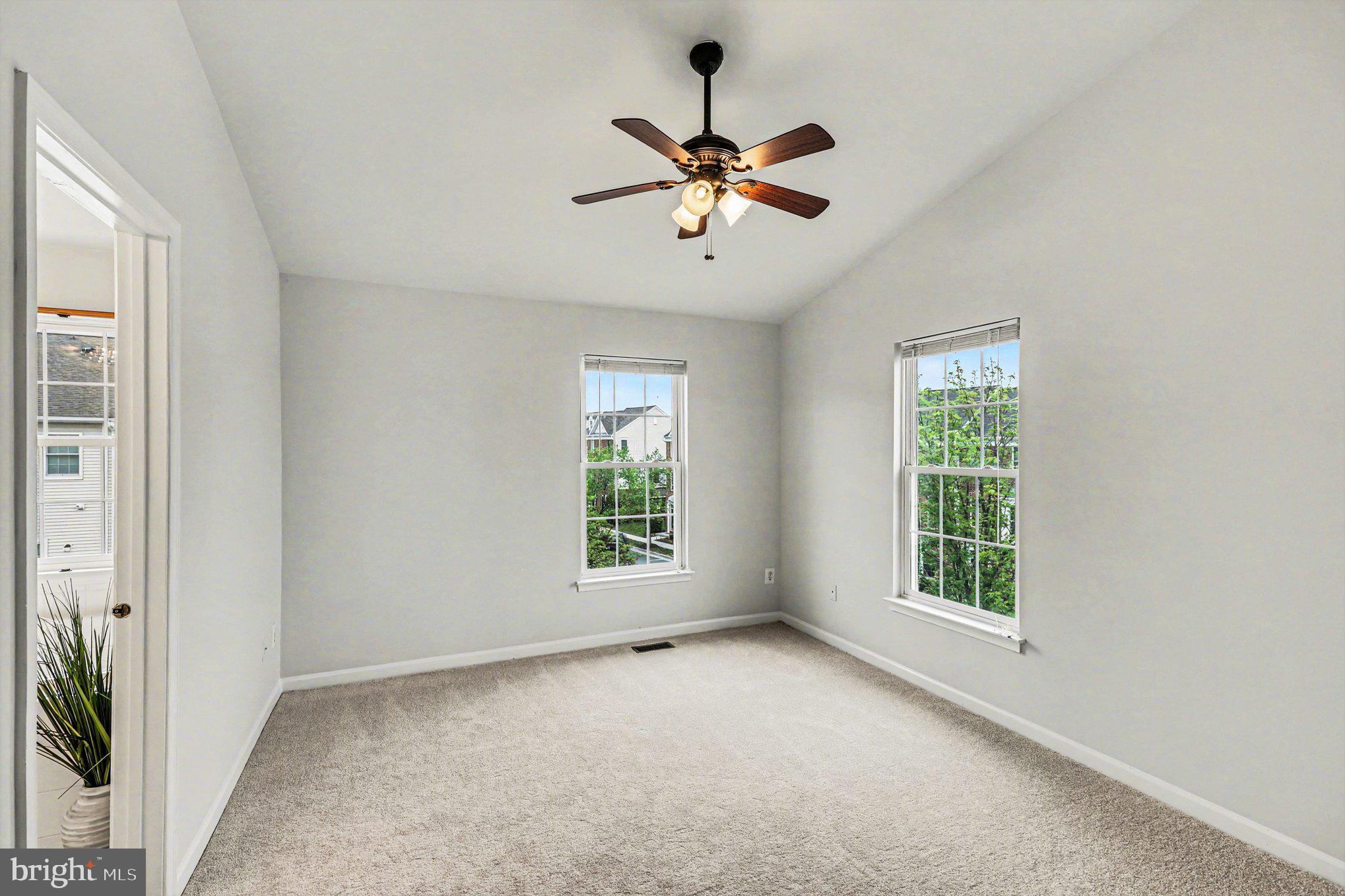 SOUTH RIDING - Residential