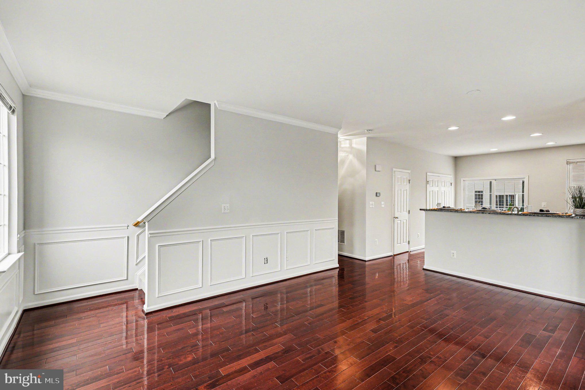 SOUTH RIDING - Residential