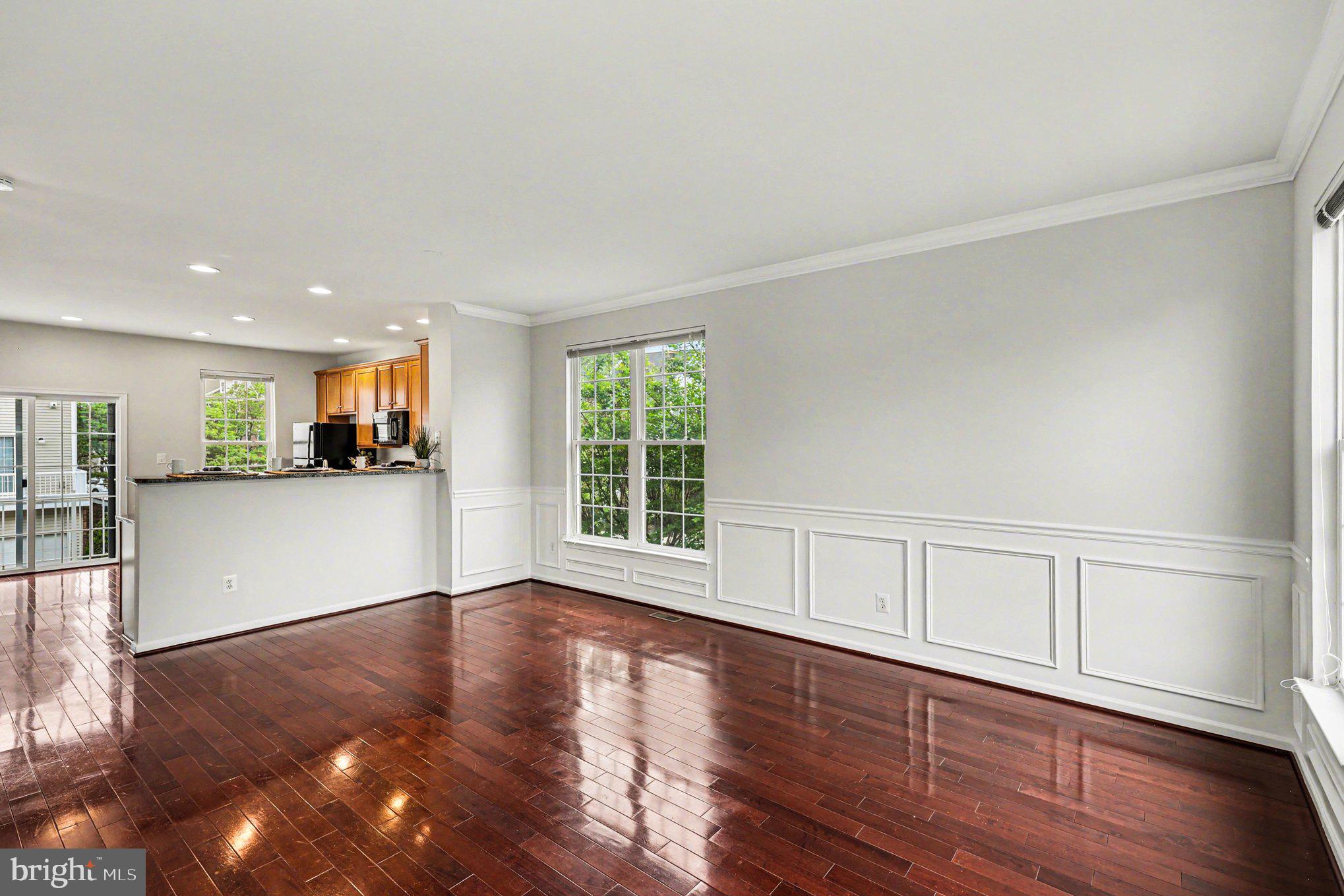 SOUTH RIDING - Residential