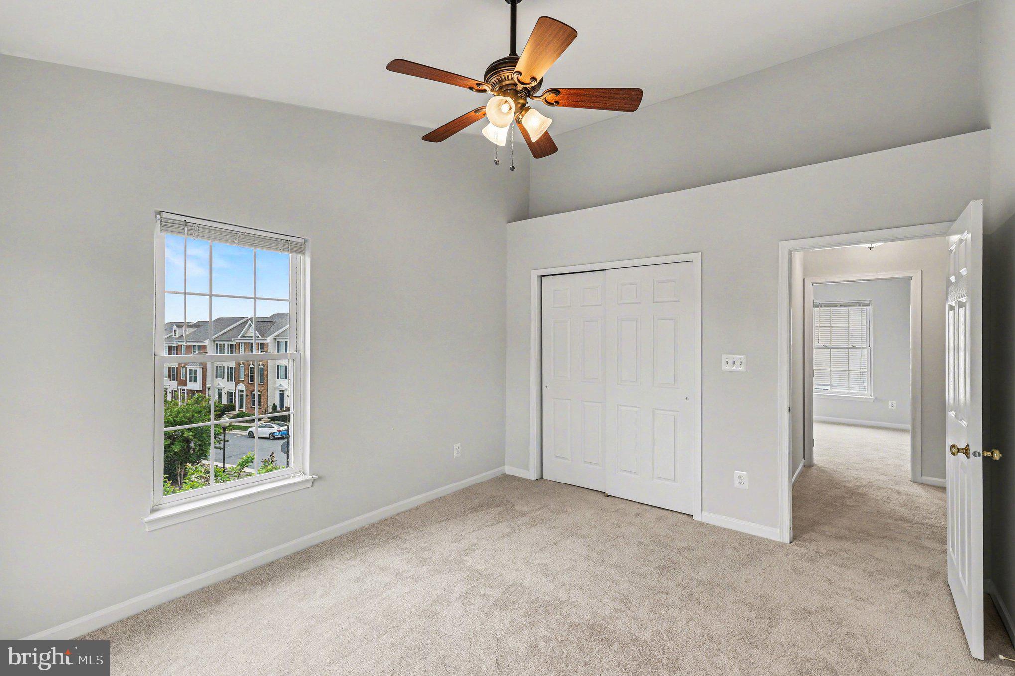 SOUTH RIDING - Residential